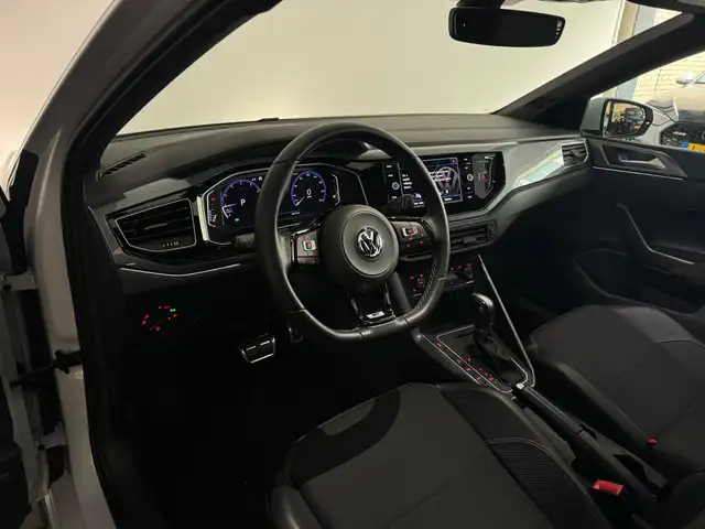 Volkswagen Polo view 9