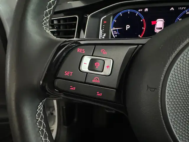 Volkswagen Polo view 11
