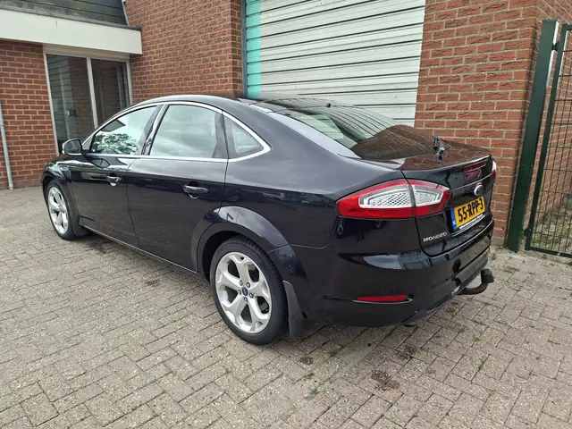 Ford Mondeo view 8