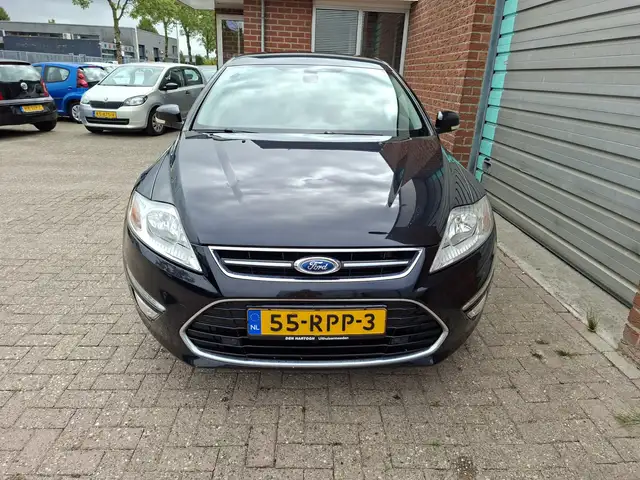 Ford Mondeo view 27