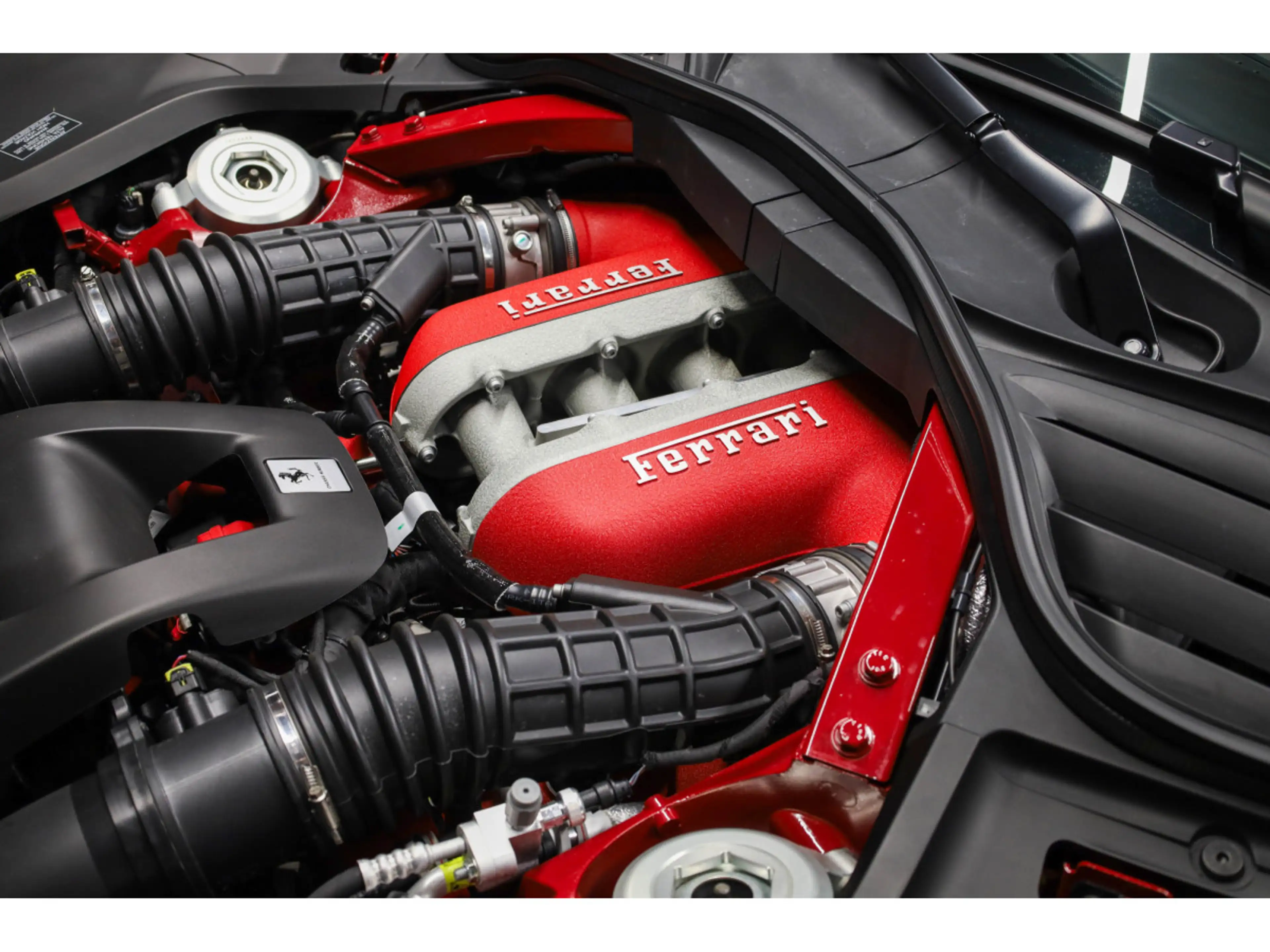 Ferrari Purosangue V12 - ROSSO MUGELLO / FULL CARBONE — photo 8