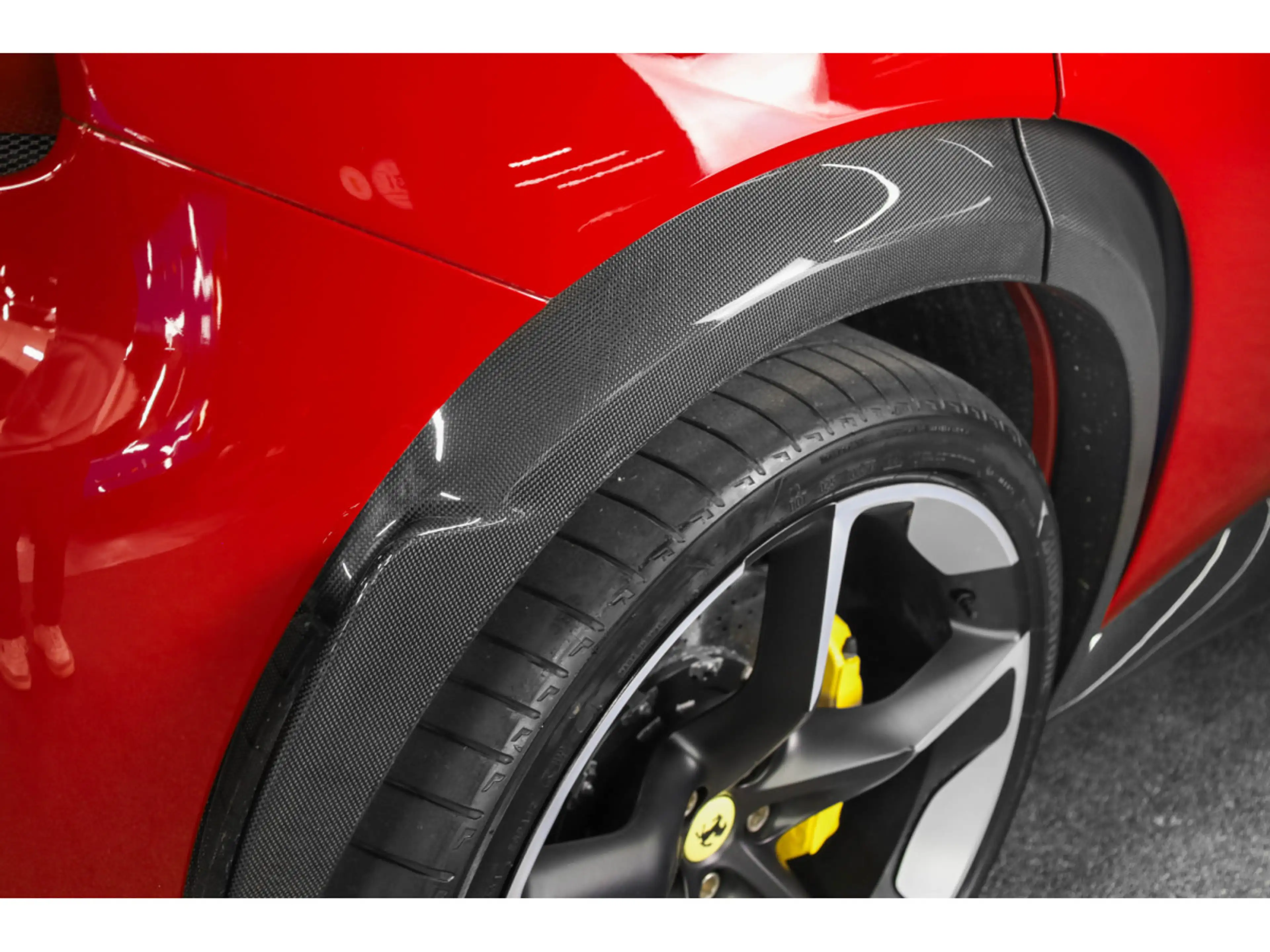 Ferrari Purosangue V12 - ROSSO MUGELLO / FULL CARBONE — photo 14