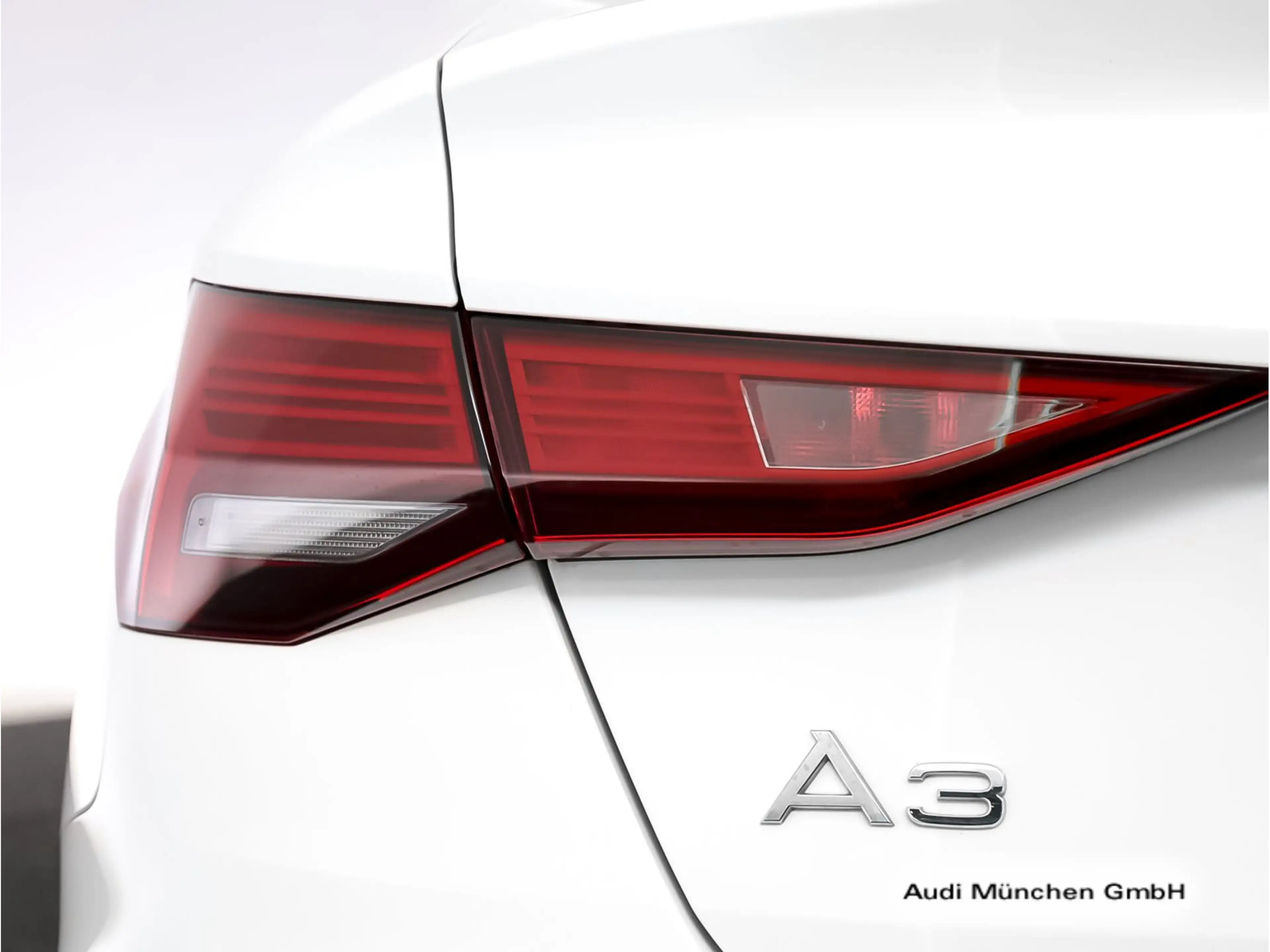Audi A3 40 TDI qu. S tronic advanced — photo 11
