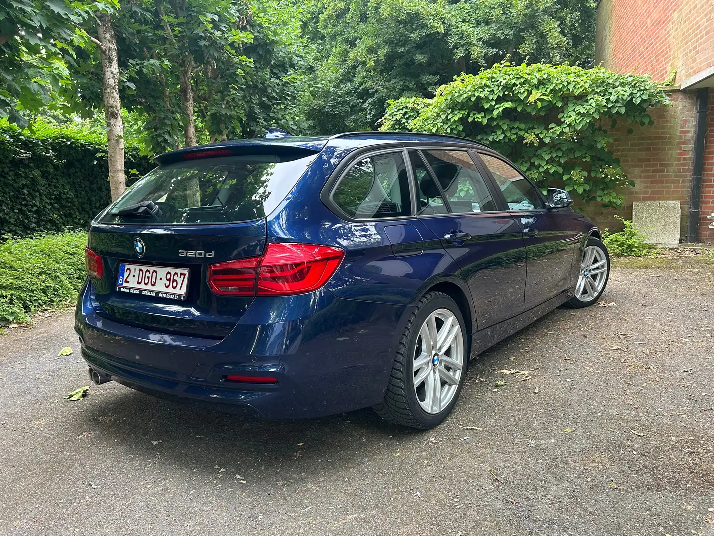 BMW 320 320d Touring Aut. Efficient Dynamics Edition Bleu - 1
