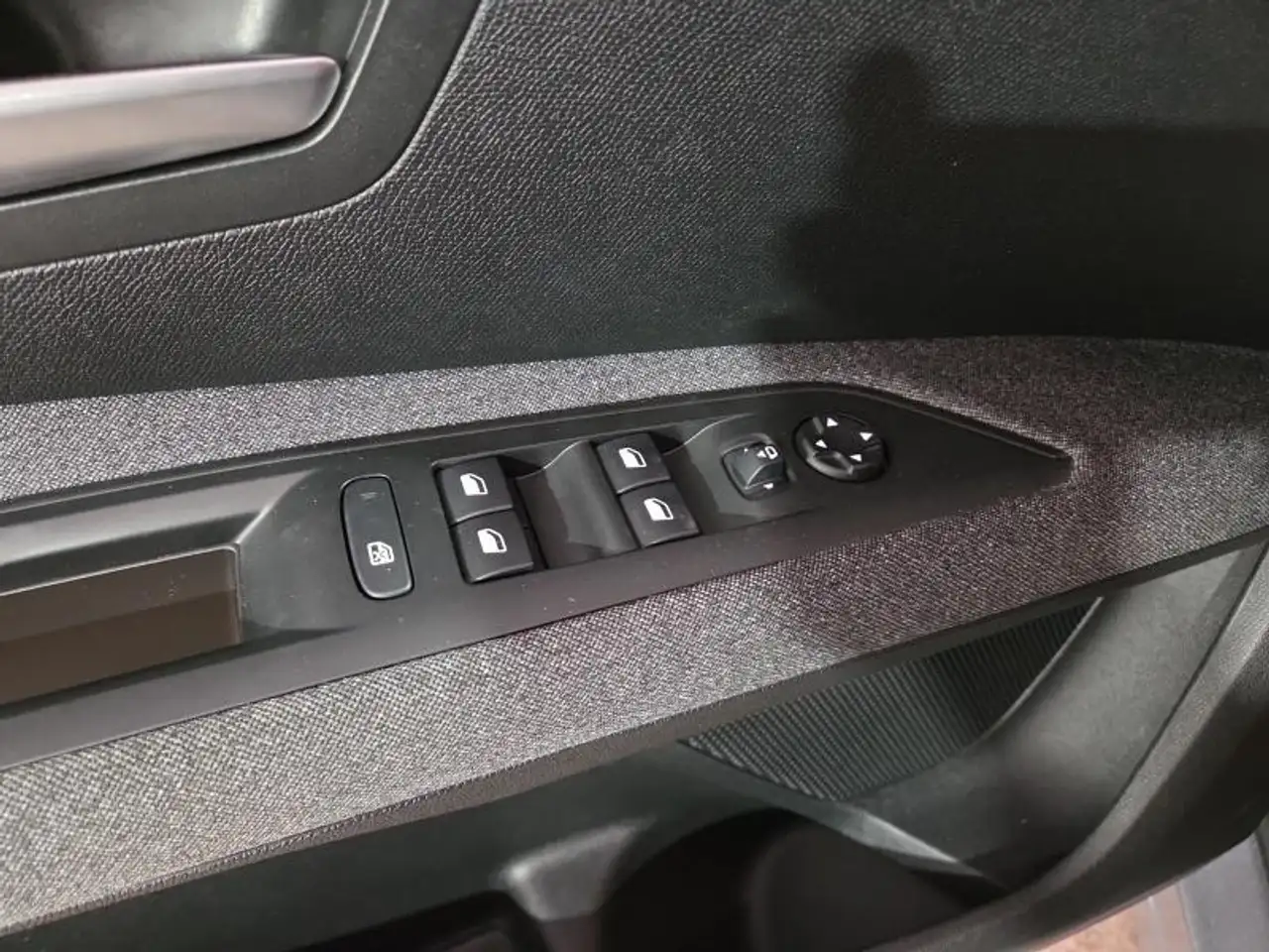 Peugeot 5008 Style 7 Places 1.2i 130cv Carplay*Camera*Cruise, миниатюра 18