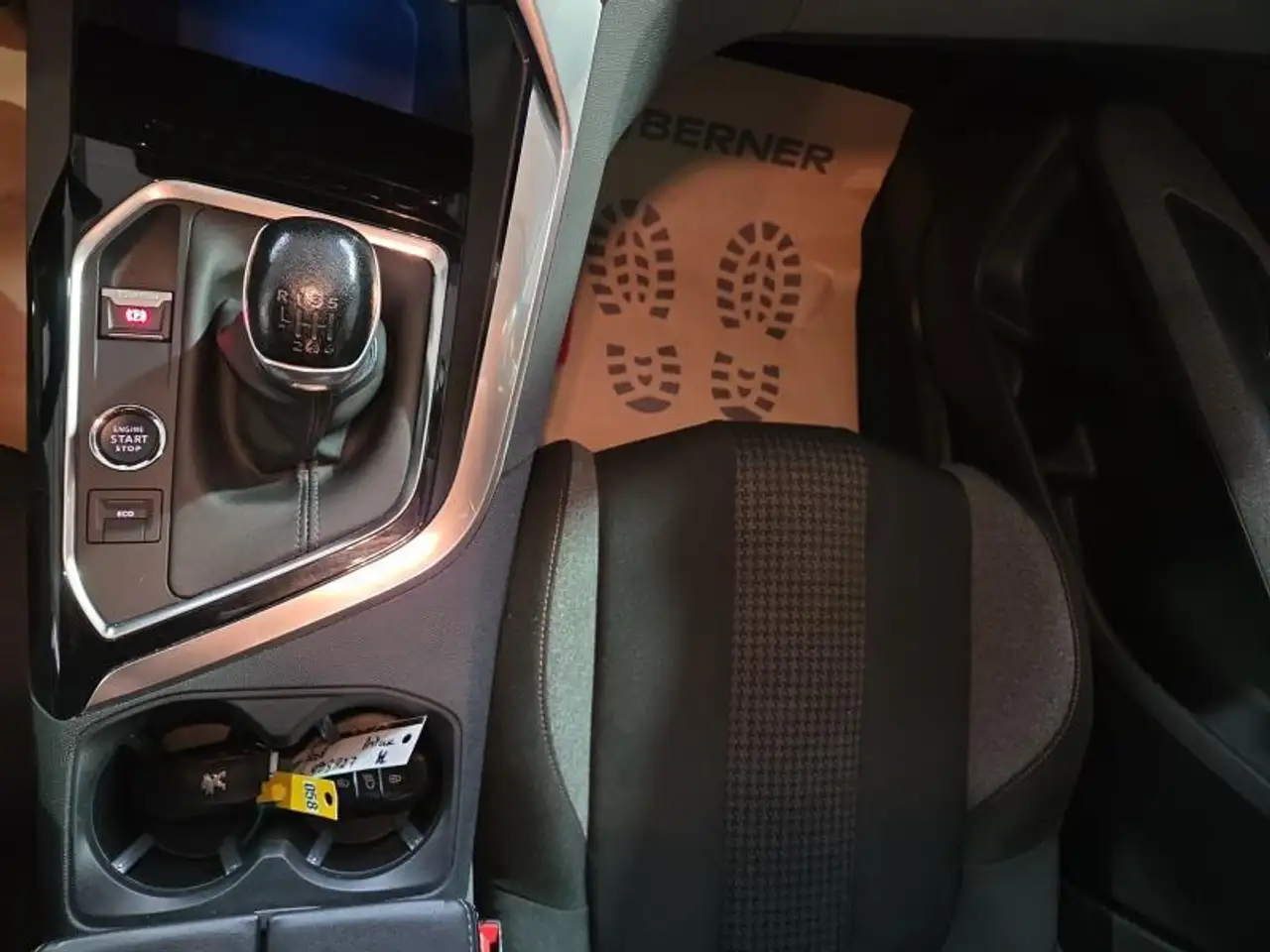Peugeot 5008 Style 7 Places 1.2i 130cv Carplay*Camera*Cruise, миниатюра 16