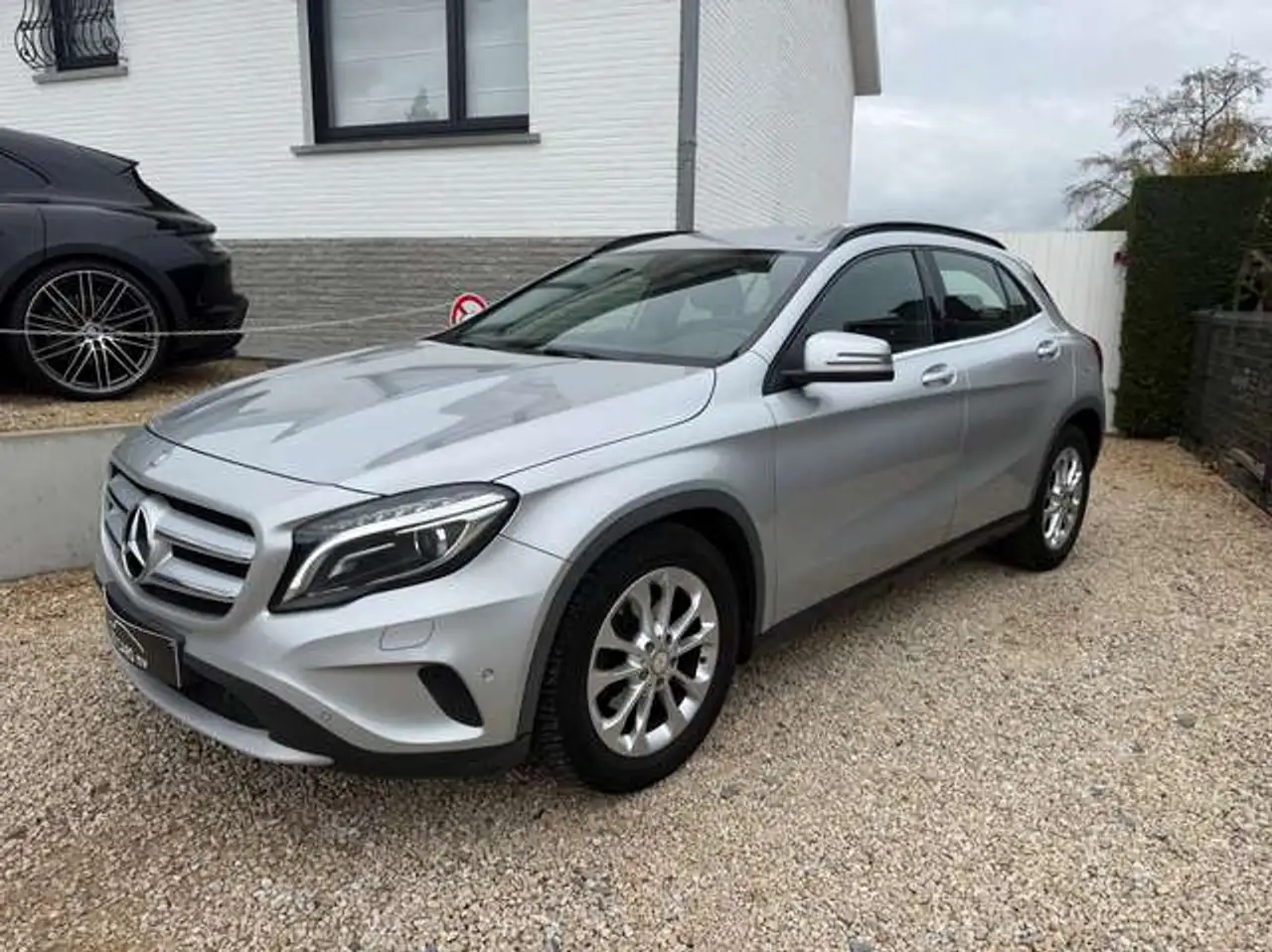 Mercedes-Benz GLA 180