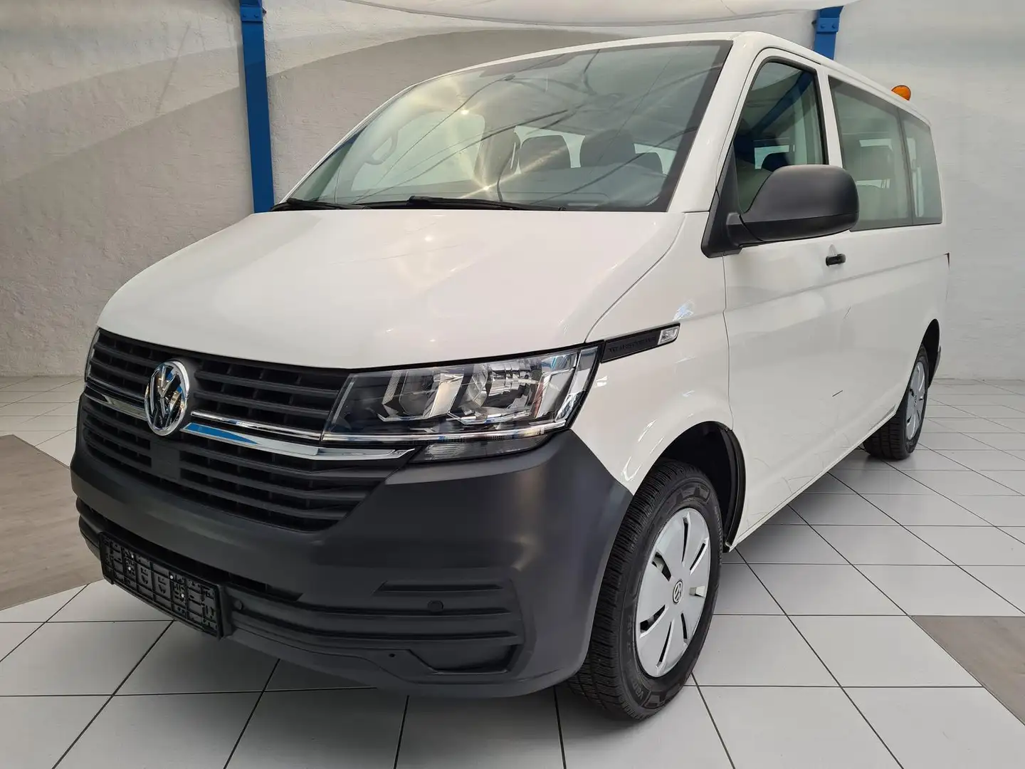 Volkswagen T6.1 Transporter 2.0 TDI | 9 SITZE | PDC | AHK Weiß - 2