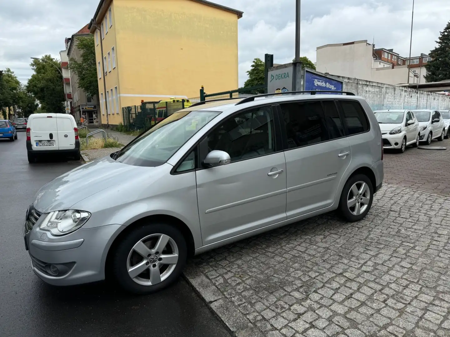 Volkswagen Touran United Wenig KM Steuerkette NEU Argent - 1