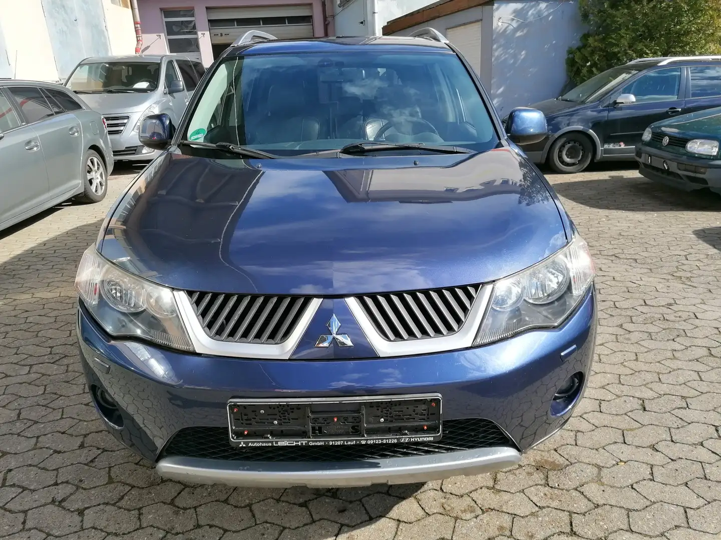 Mitsubishi Outlander 2.2 DI-D 4WD / 7 Sitze / Xenon / NAVI Blau - 1