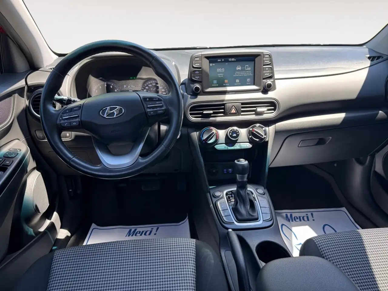 Hyundai KONA снимка Hyundai KONA