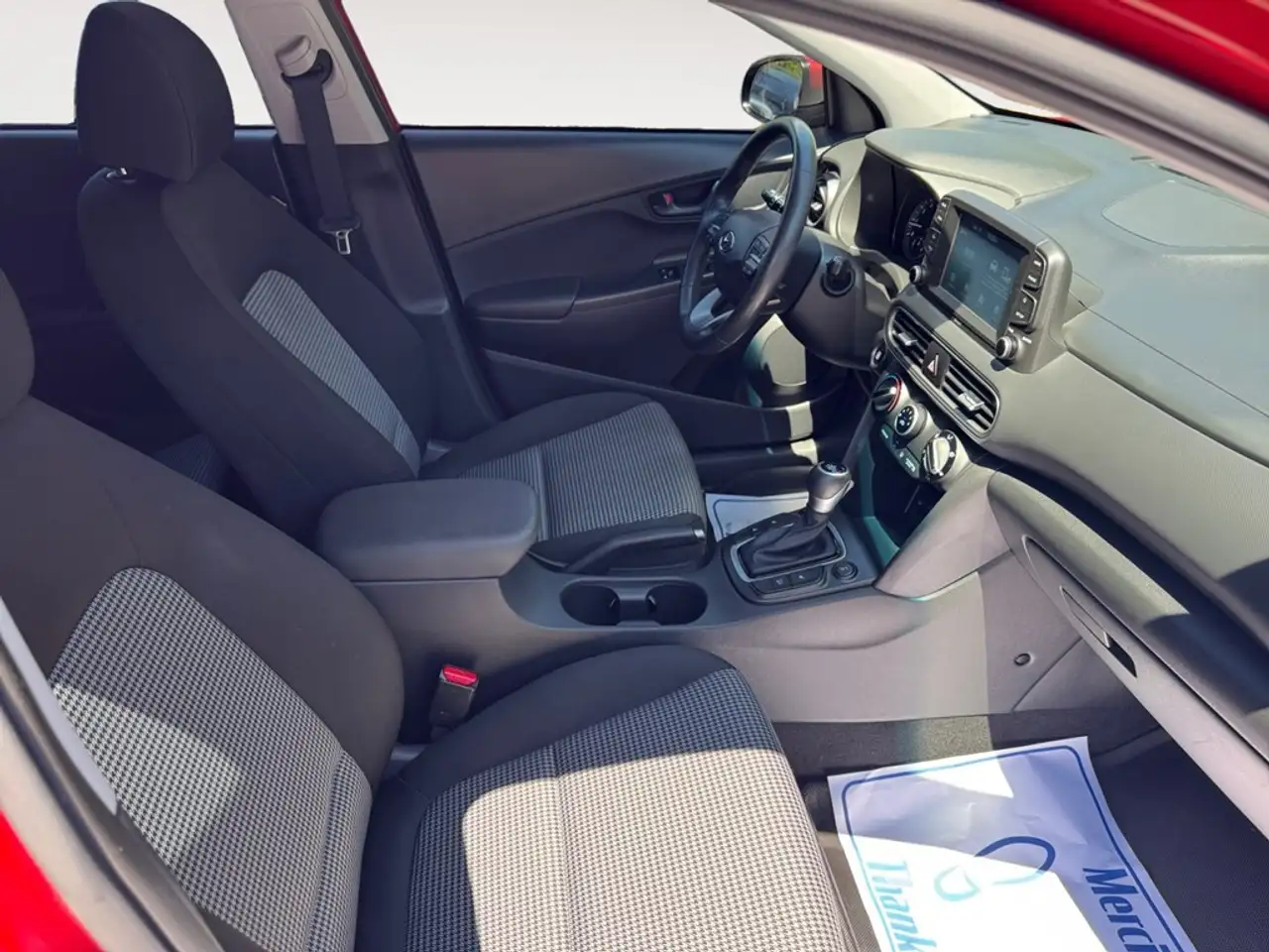Hyundai KONA снимка Hyundai KONA