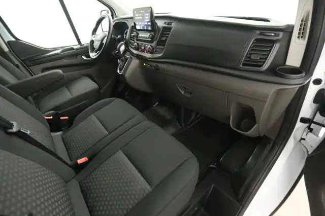 Ford Transit Custom view 22