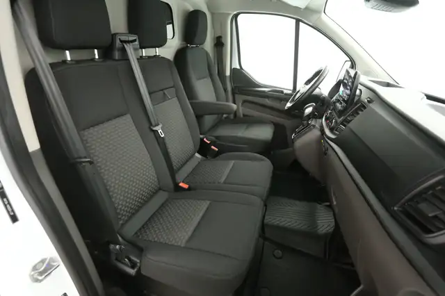 Ford Transit Custom view 10