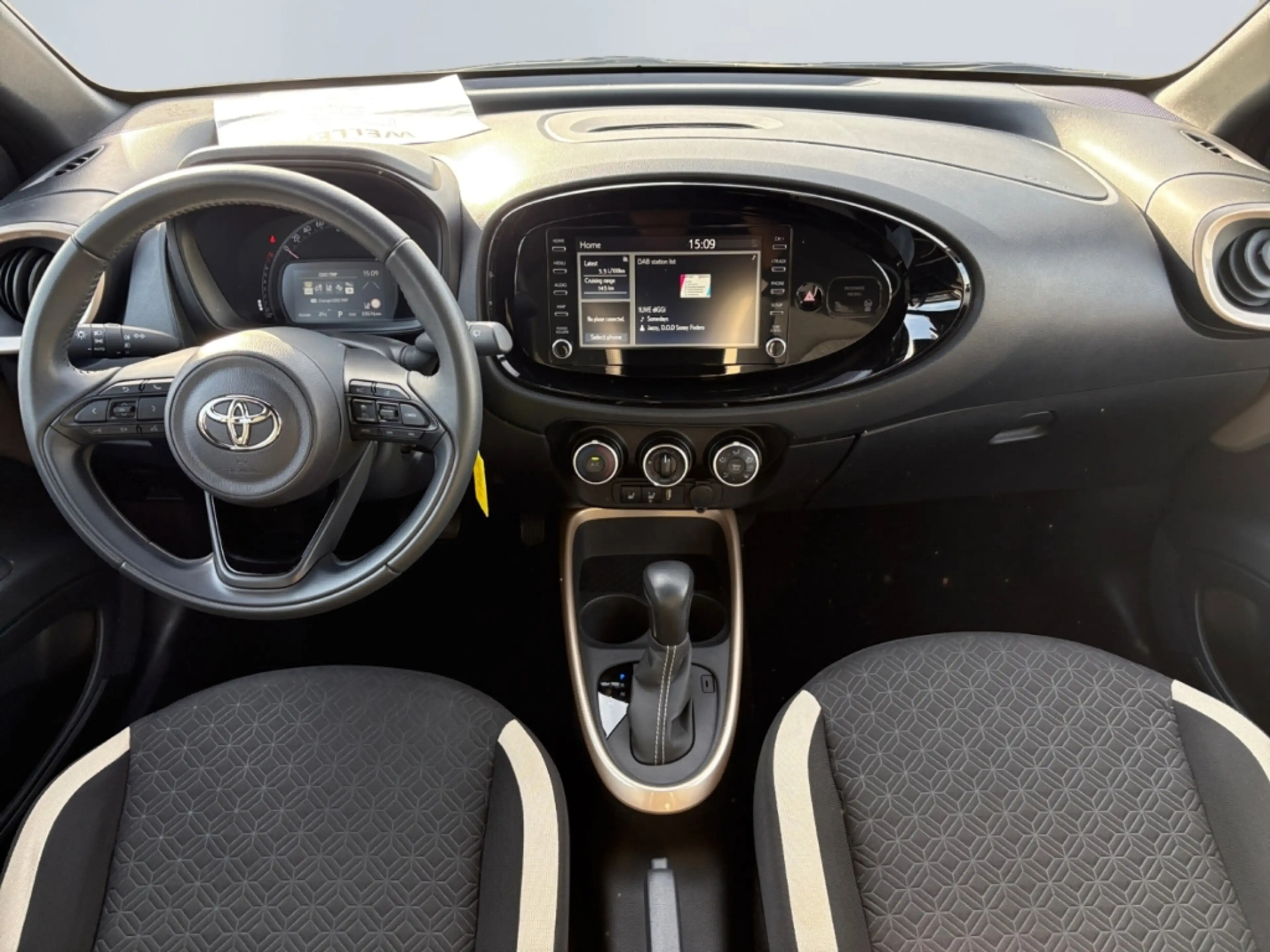Toyota Aygo X S-CVT Pulse *CarPlay*SHZ*Kamera*ACC*DAB* — photo 11