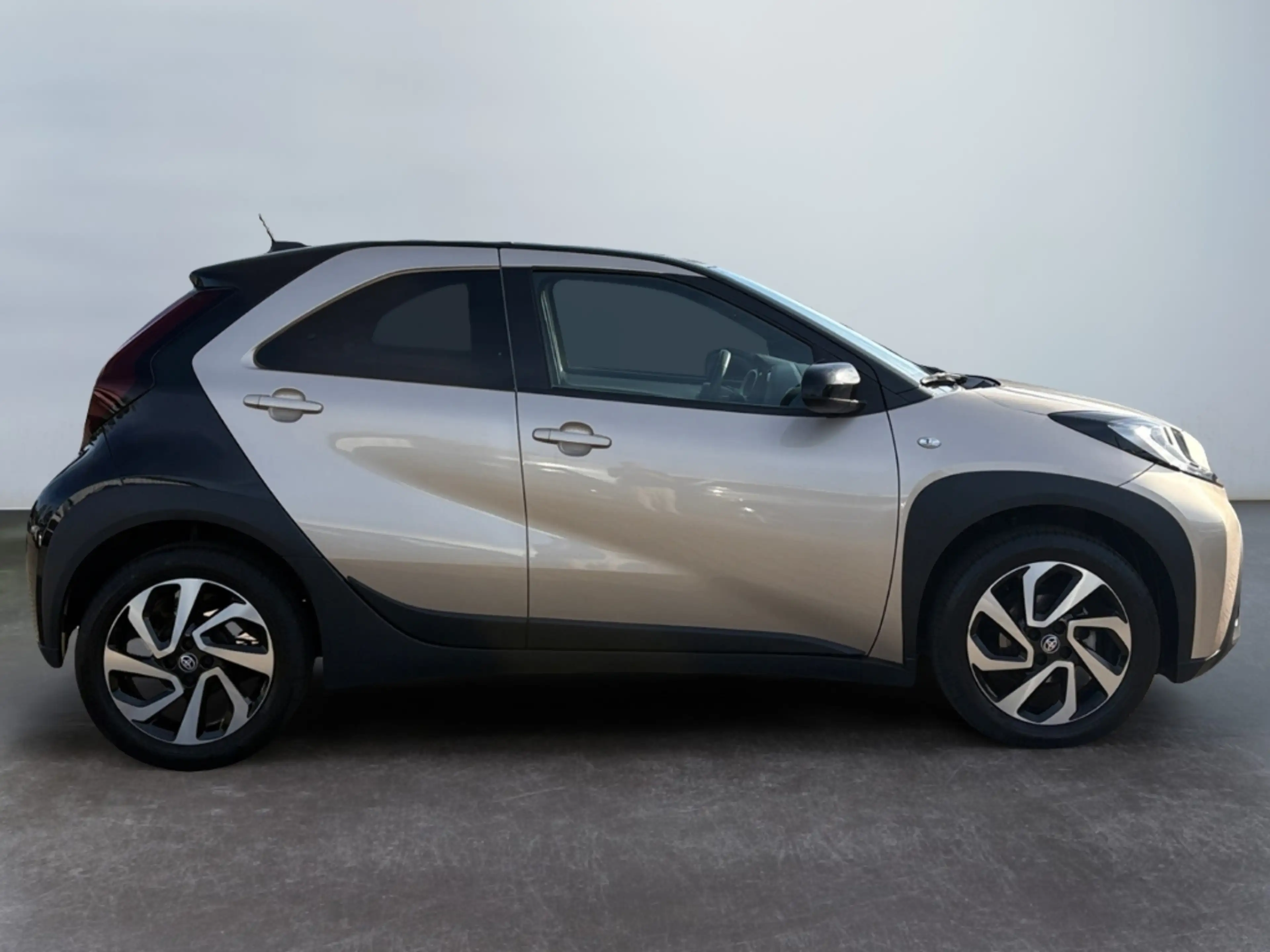 Toyota Aygo X S-CVT Pulse *CarPlay*SHZ*Kamera*ACC*DAB* — photo 10