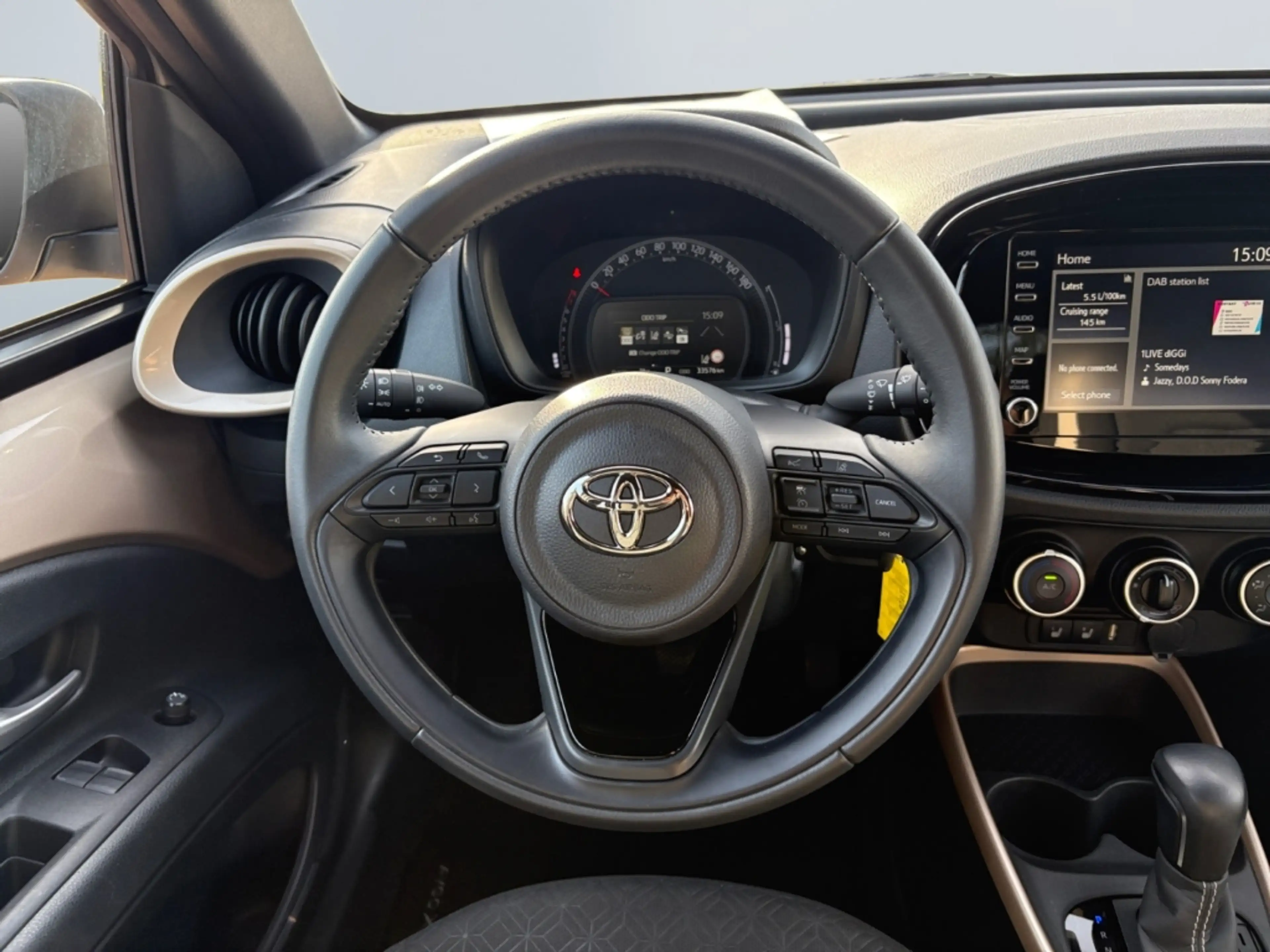 Toyota Aygo X S-CVT Pulse *CarPlay*SHZ*Kamera*ACC*DAB* — photo 12