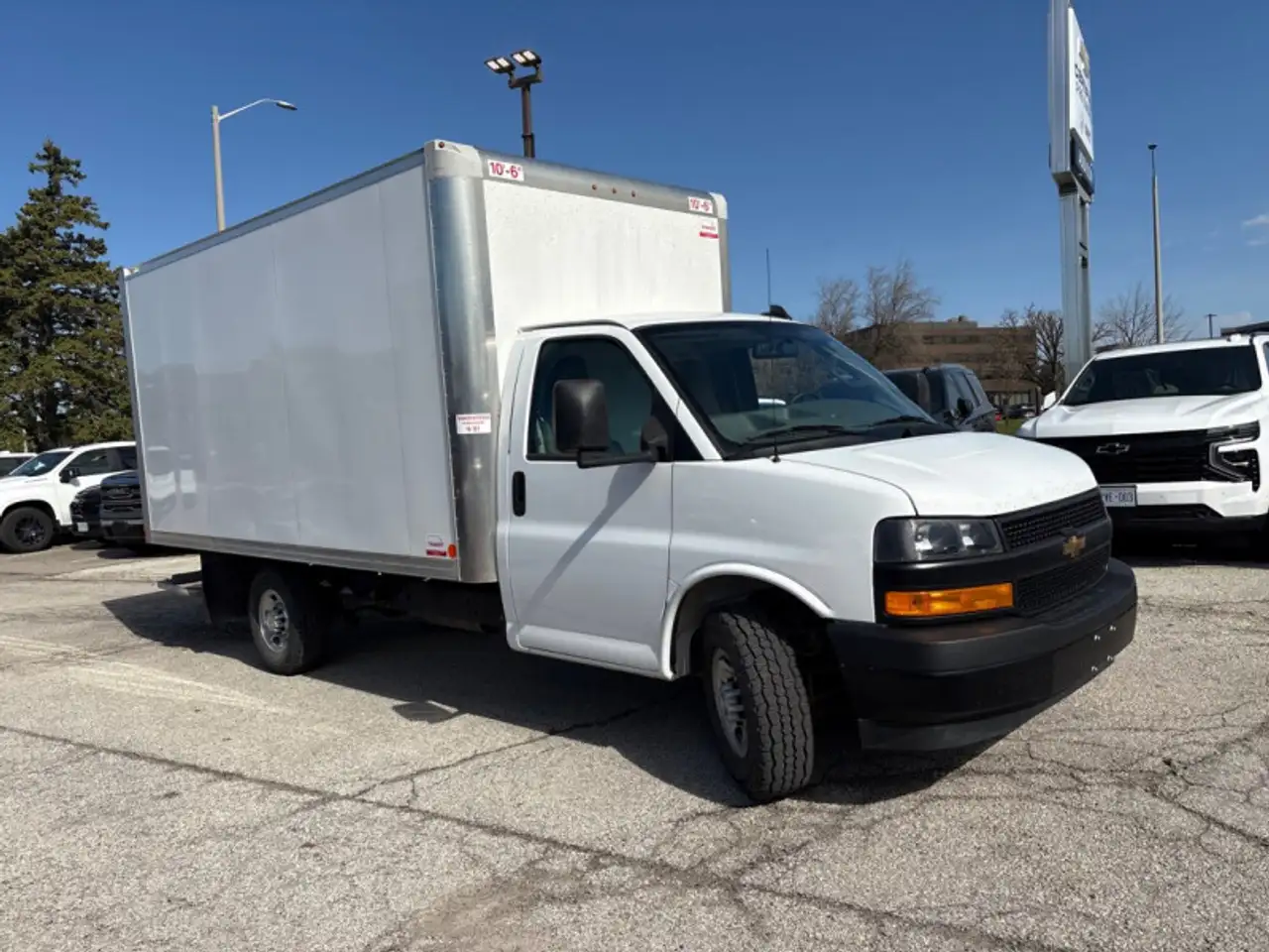 Chevrolet Express снимка Chevrolet Express
