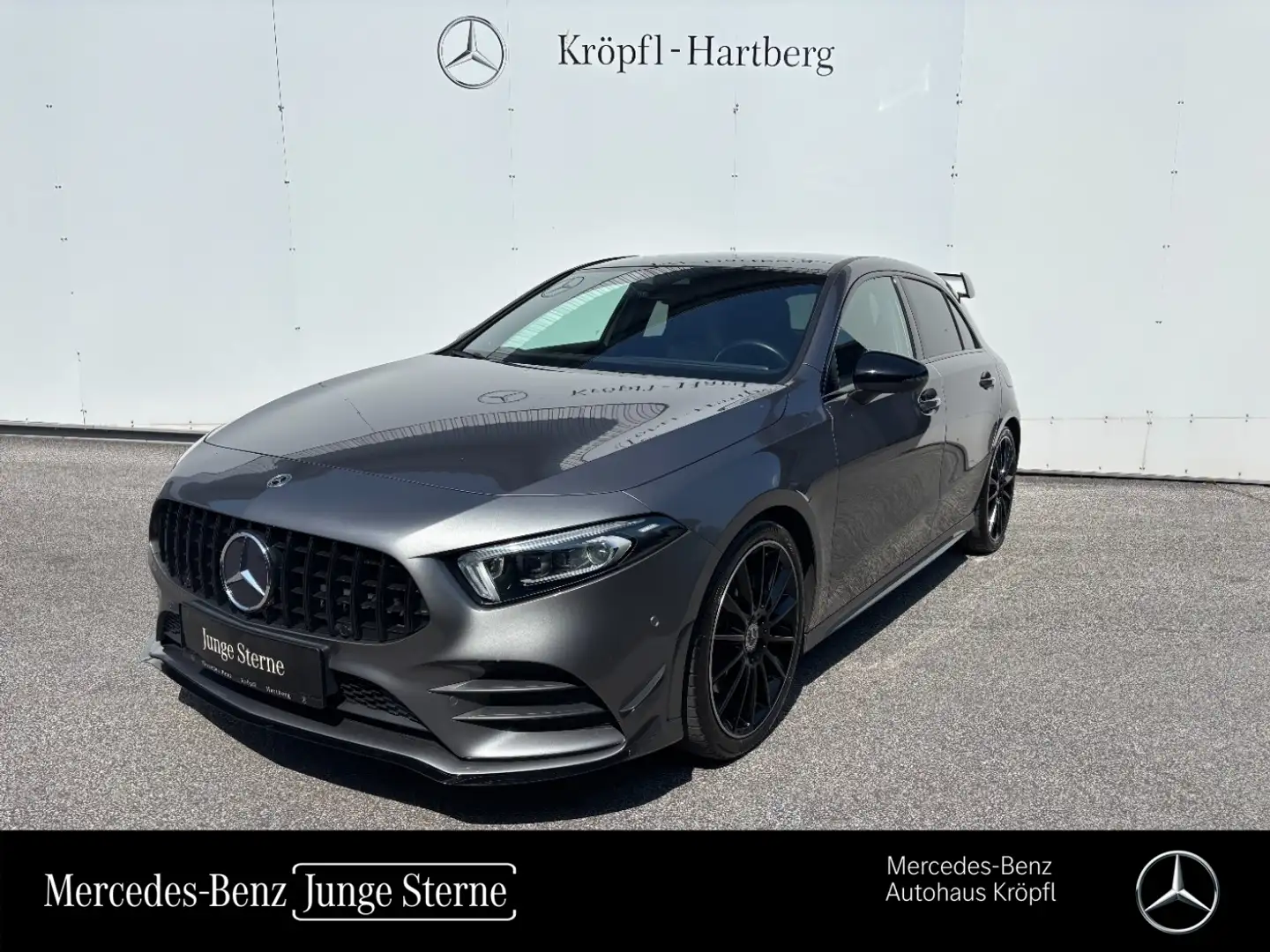 Mercedes-Benz A 220 4MATIC Kompaktlimousine AMG Line AMG Pano Szürke - 1