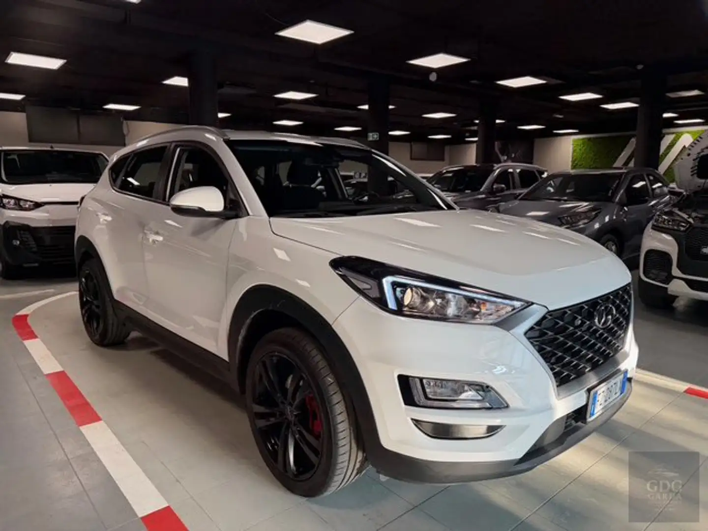 Hyundai TUCSON Tucson 1.6 crdi Xprime Safety Pack 2wd 136cv my20 Weiß - 2