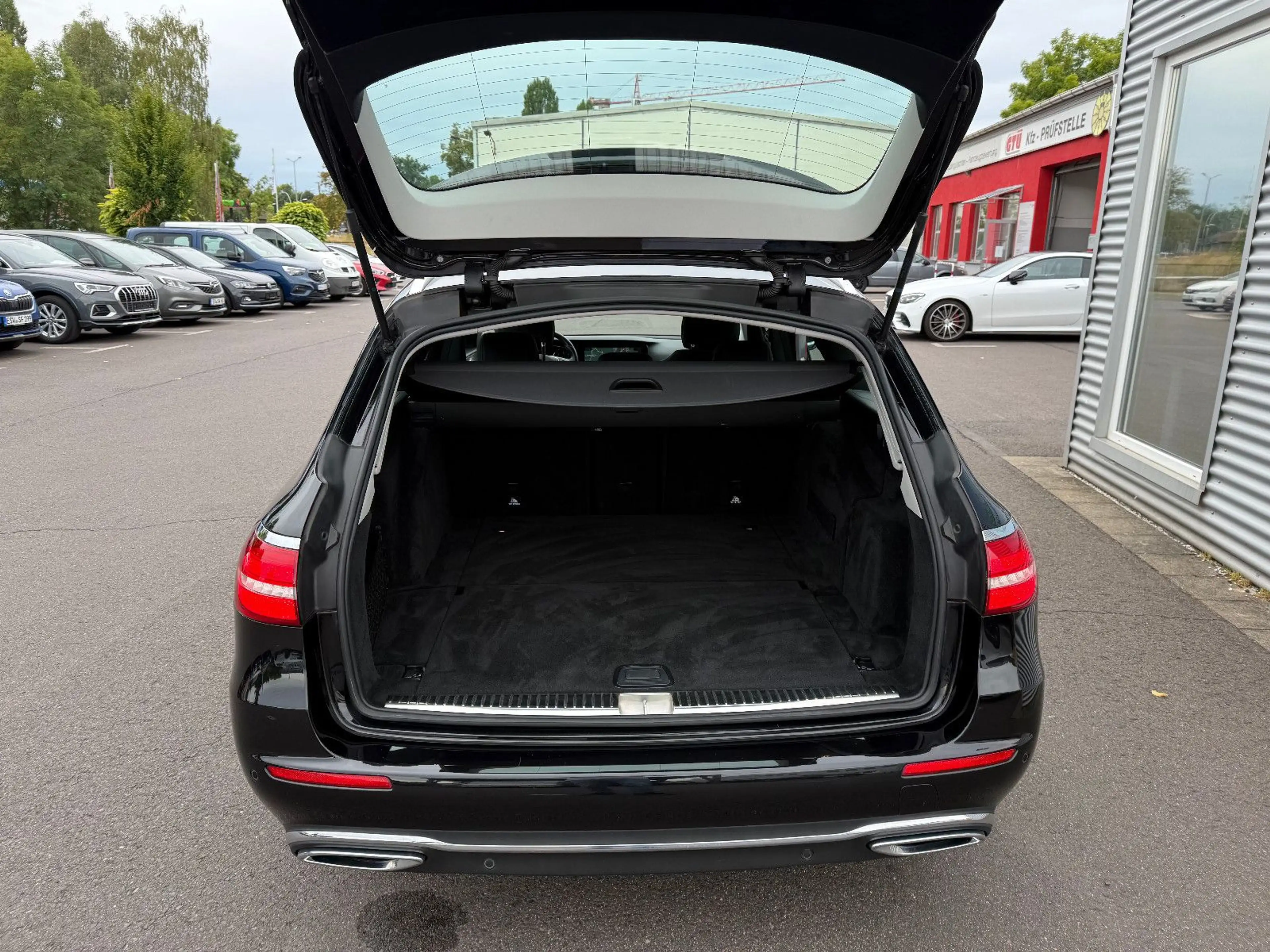 Mercedes-Benz E 350 4Matic Avant.+Allterain+ILS+Kamera+Distr. — photo 8
