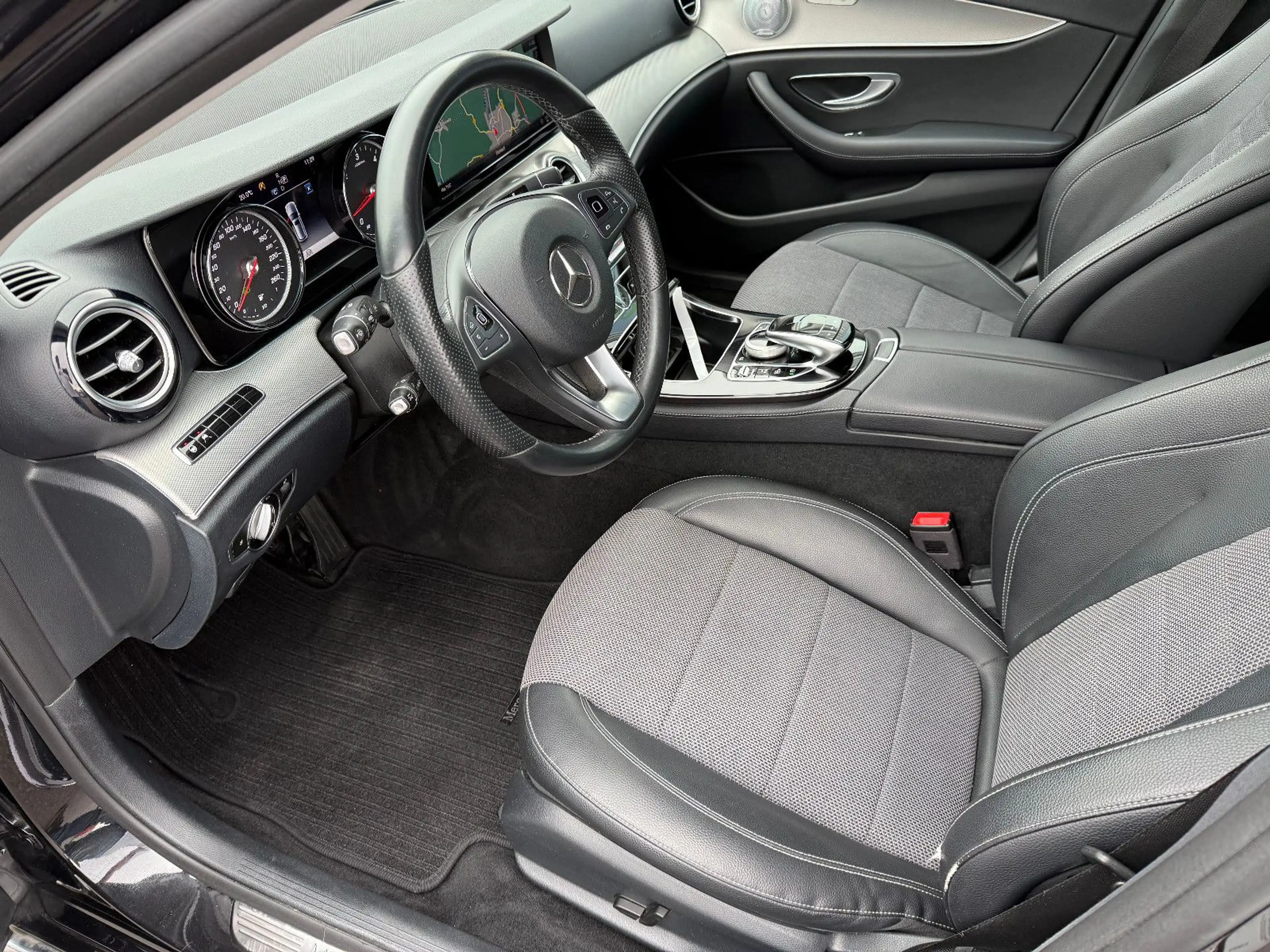 Mercedes-Benz E 350 4Matic Avant.+Allterain+ILS+Kamera+Distr. — photo 15