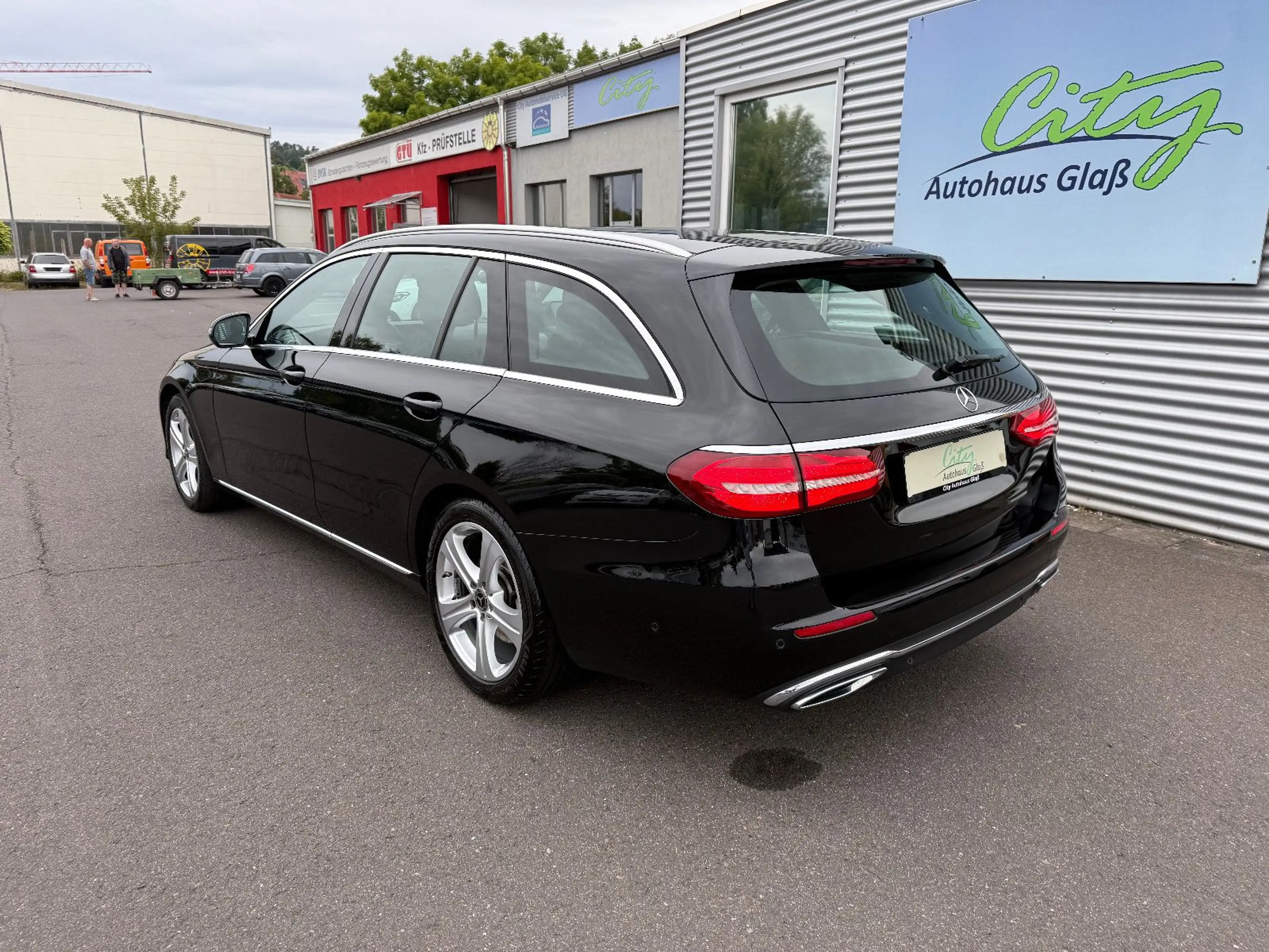Mercedes-Benz E 350 4Matic Avant.+Allterain+ILS+Kamera+Distr. — photo 6