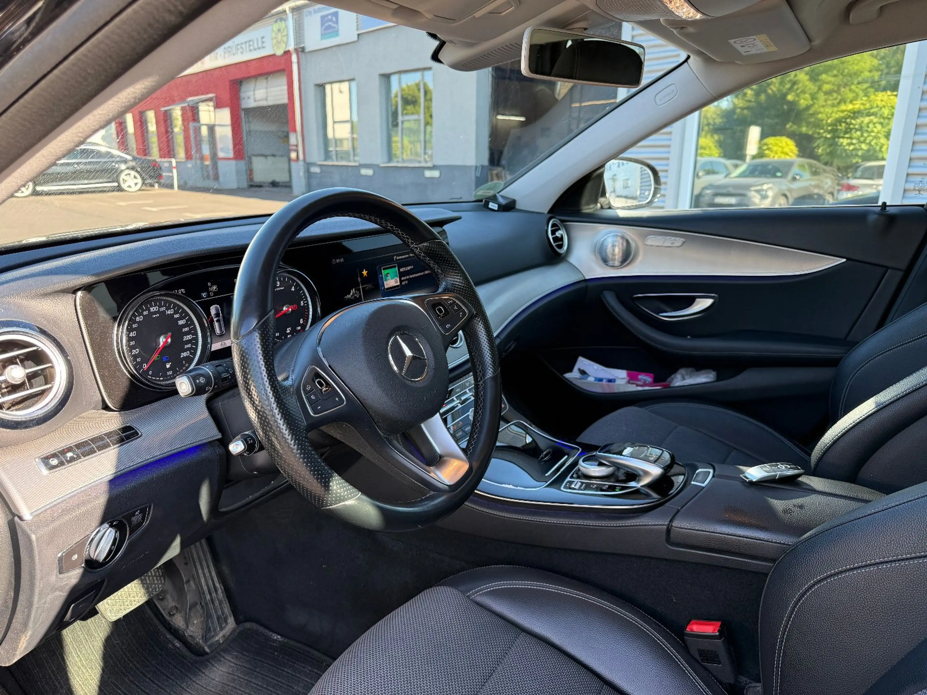 Mercedes-Benz E 350 4Matic Avant.+Allterain+ILS+Kamera+Distr. — photo 12