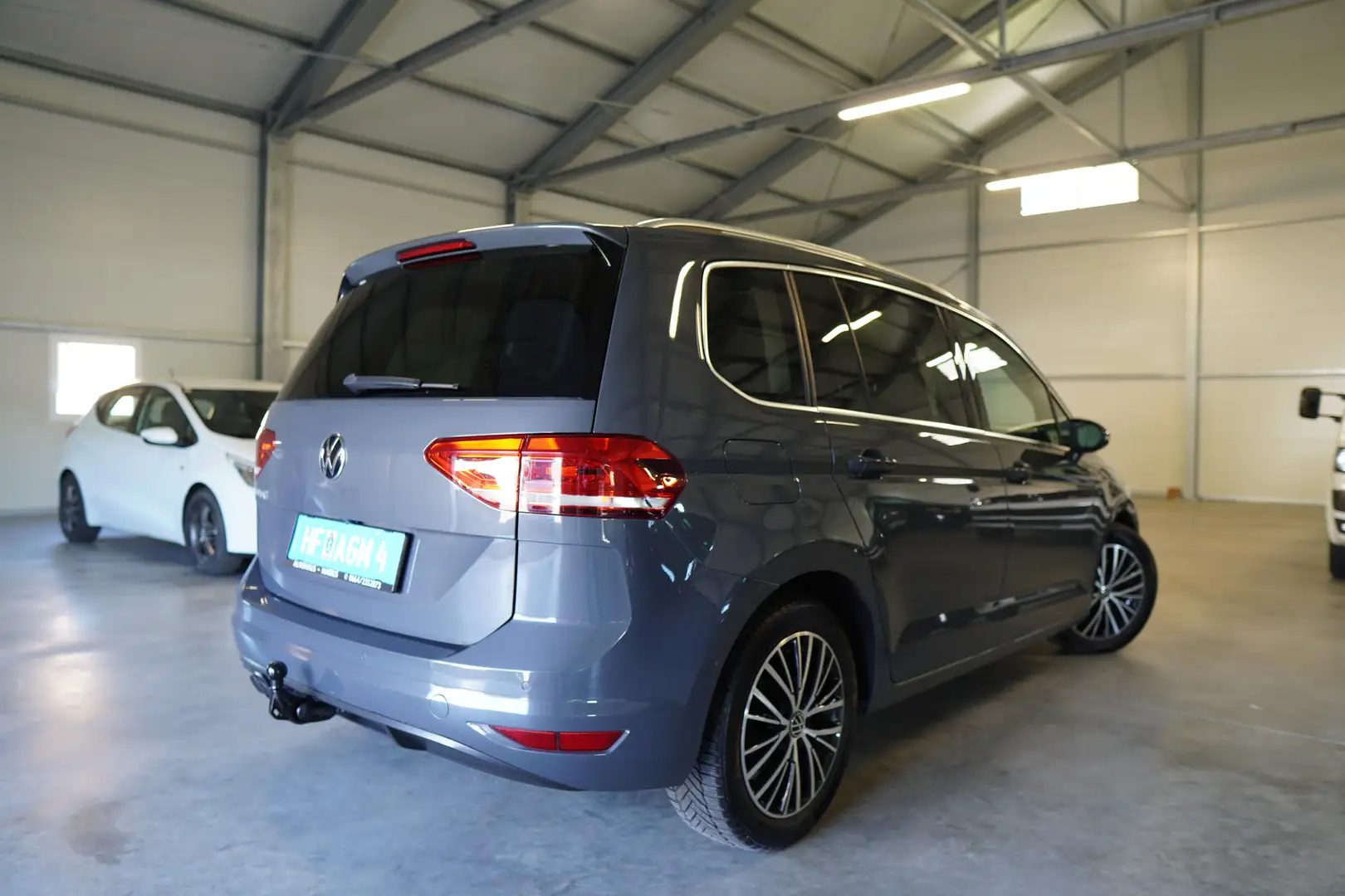 Volkswagen Touran Touran Highline2,0 TDI DSG MATRIX PANO AHK ACC RFK Grau - 2