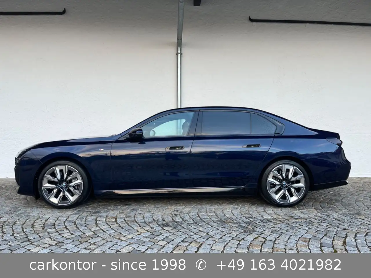 BMW i7