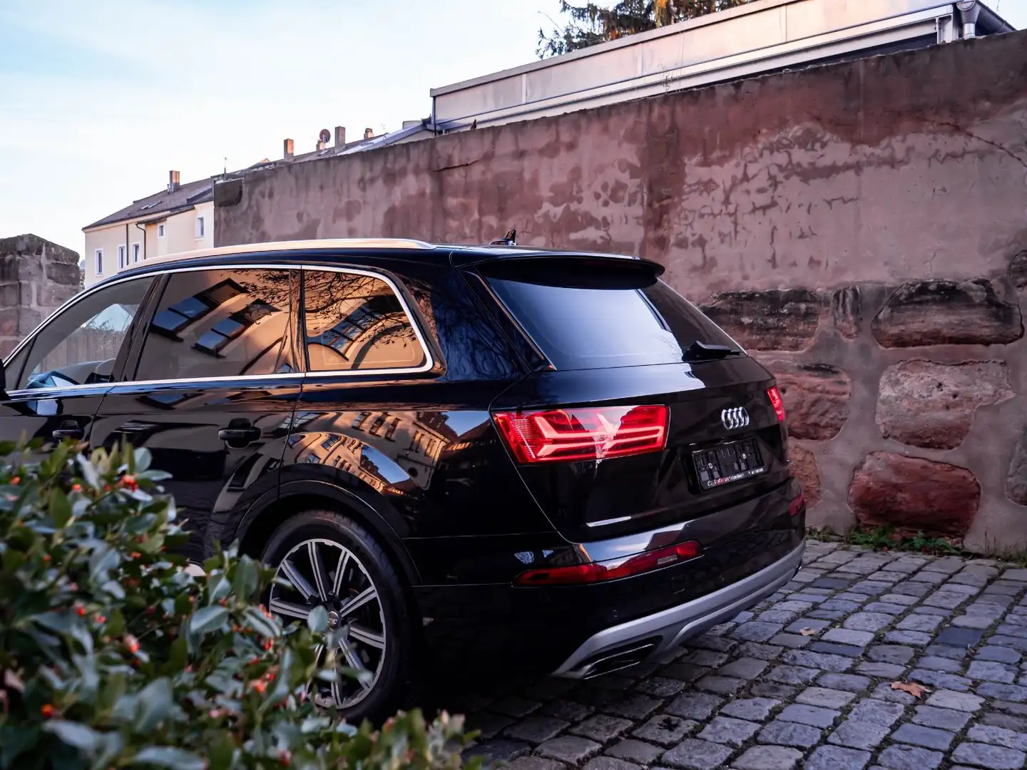 Audi Q7 3.0 TDI quattro S-line 2.Hand Schwarz - 2