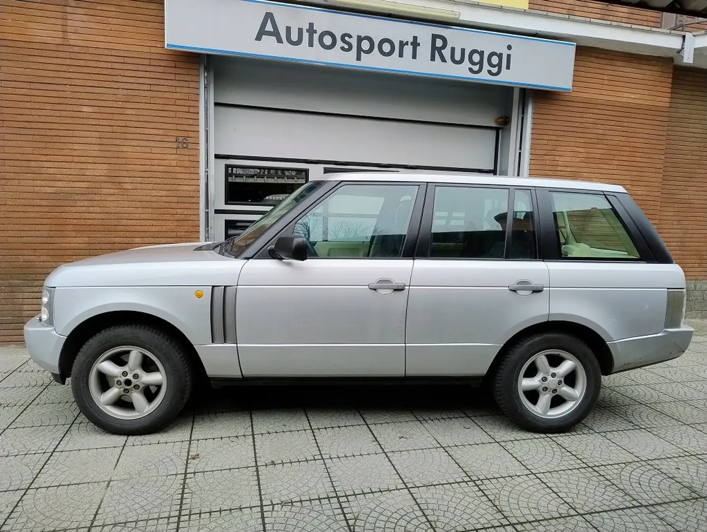 Land Rover Range Rover Range Rover 3.0 td6 Vogue autocarro 5posti N1 Argento - 2