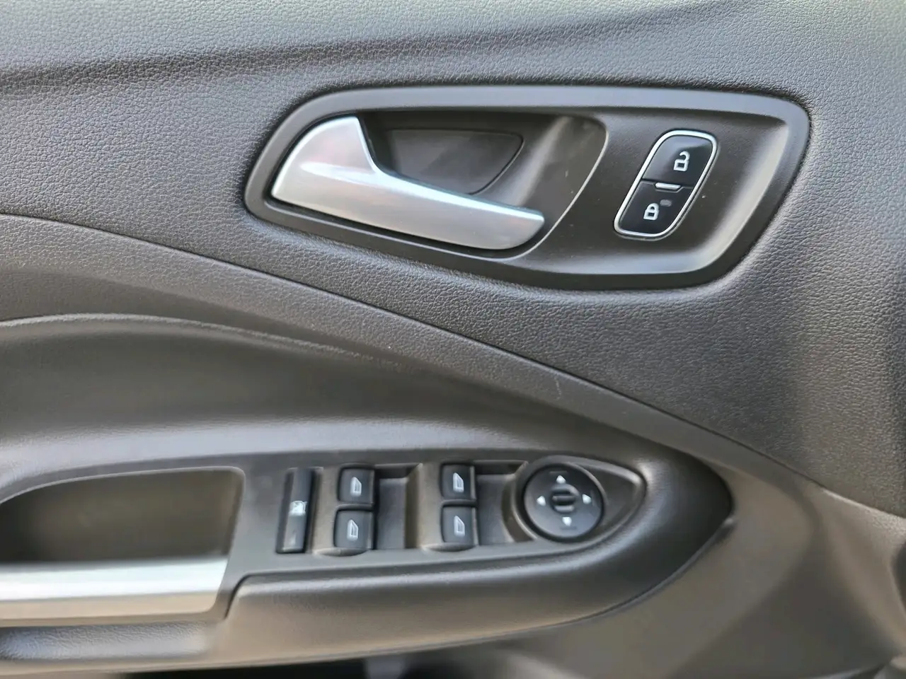 Ford Escape photo Ford Escape