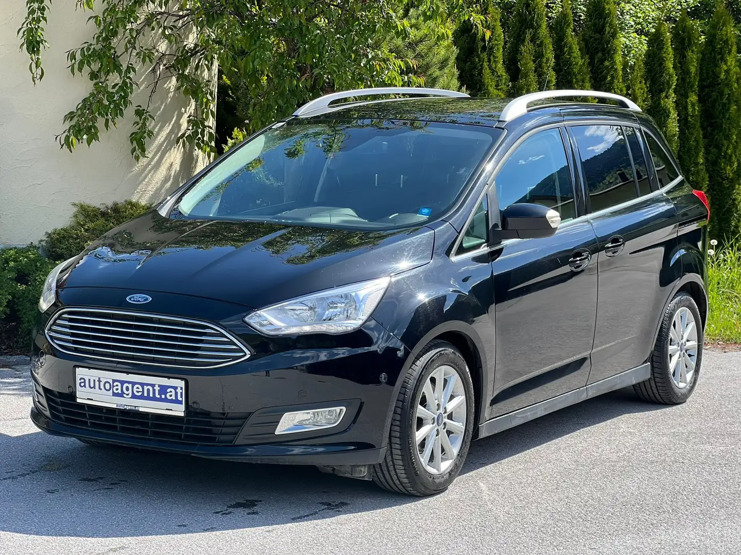 Ford Grand C-Max Titanium 1.5 TDCi AHK SHZ Schwarz - 1