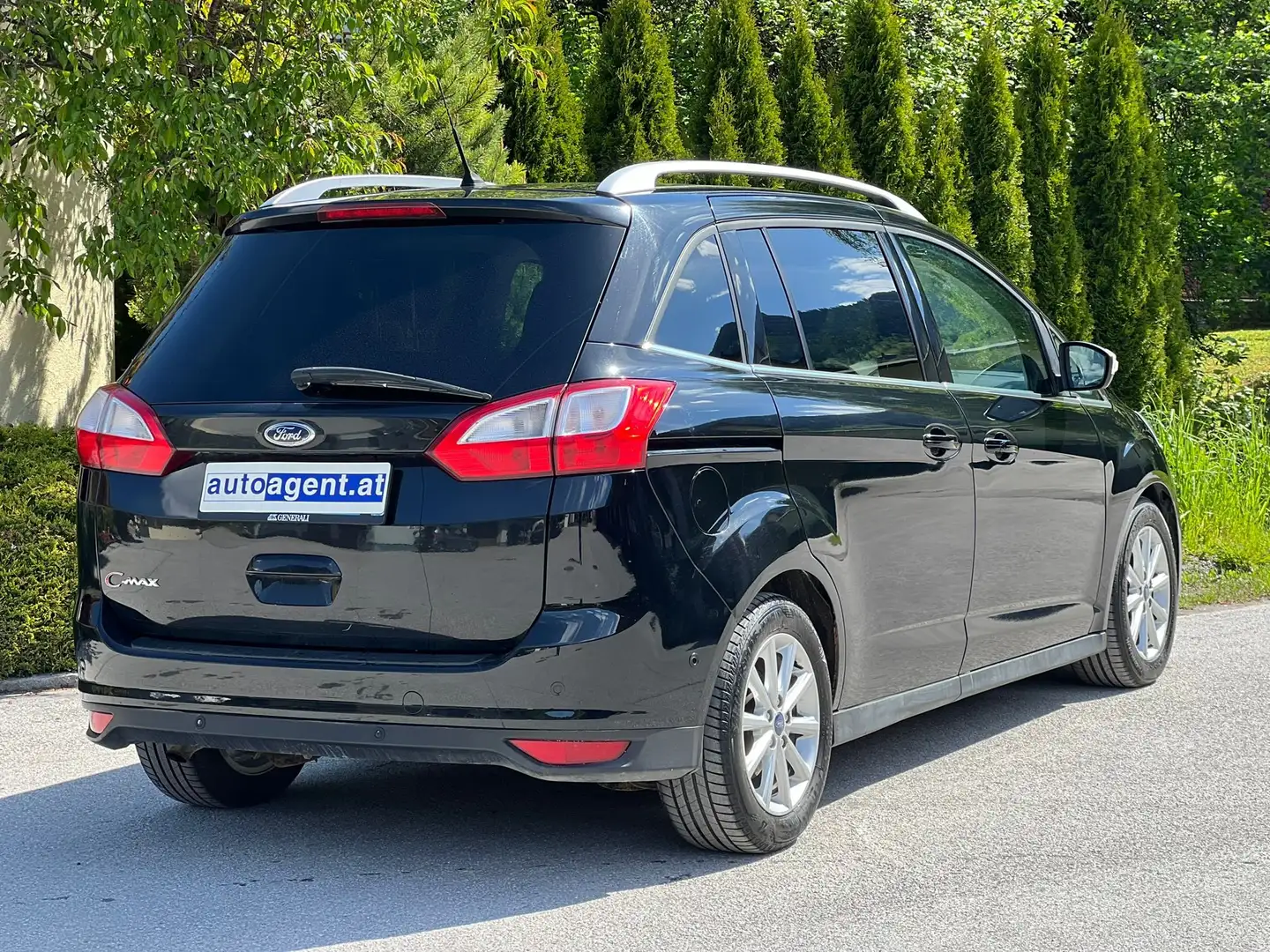 Ford Grand C-Max Titanium 1.5 TDCi AHK SHZ Schwarz - 2