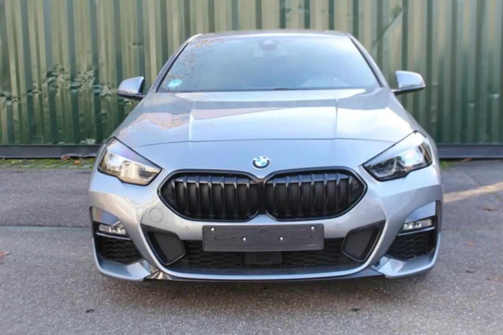 BMW 218 i Gran Coupé M Sport Navi.LED.ACC.RFK.HarmKar Grau - 2
