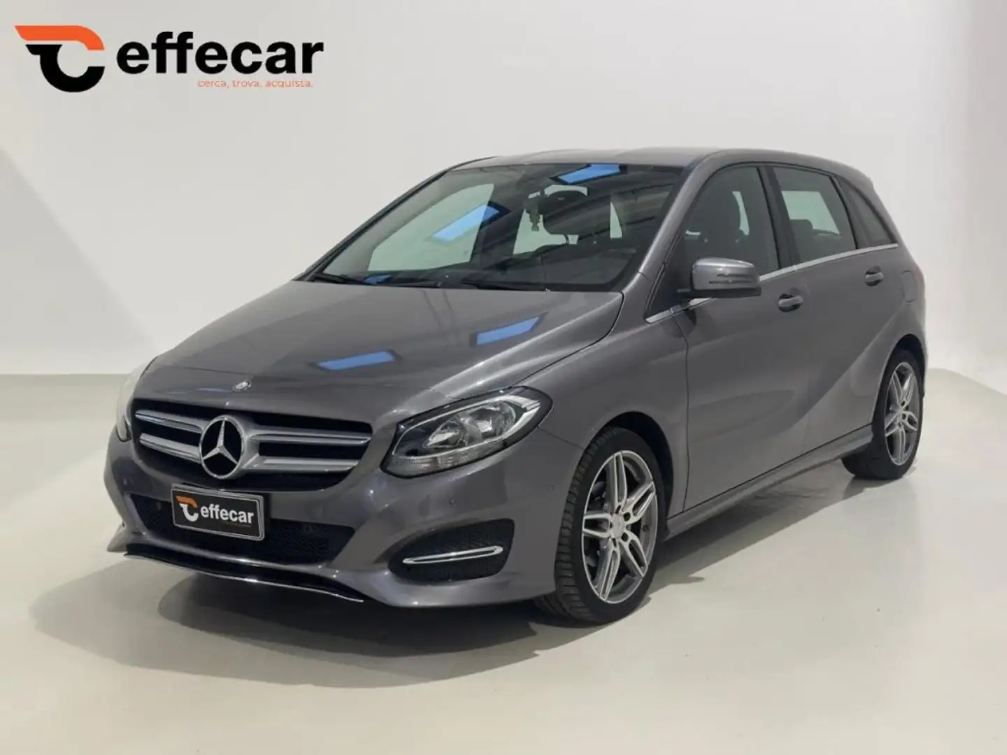 Mercedes-Benz B 180 d Automatic Premium Grijs - 1
