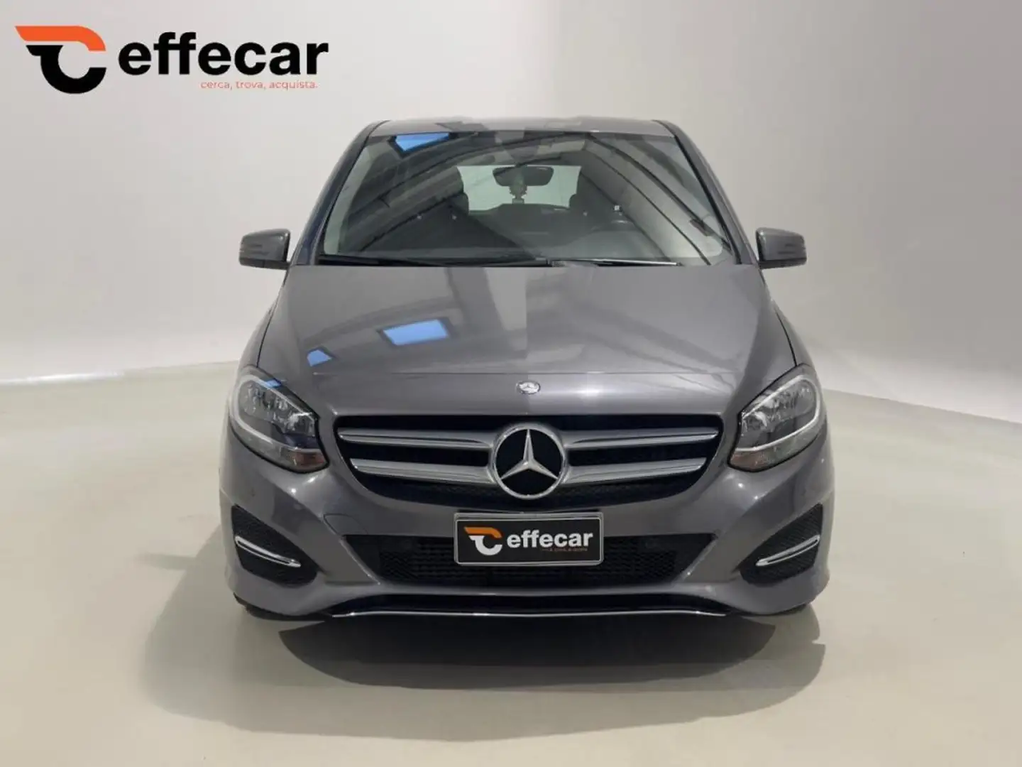 Mercedes-Benz B 180 d Automatic Premium Grijs - 2