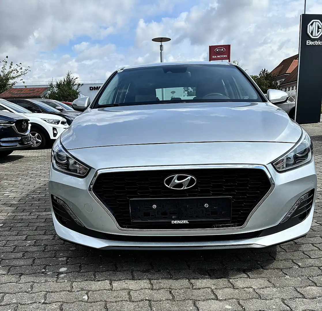 Hyundai i30 1,0 T-GDi Run Silber - 1
