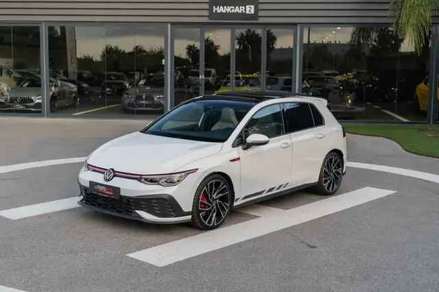 Volkswagen Golf view 3