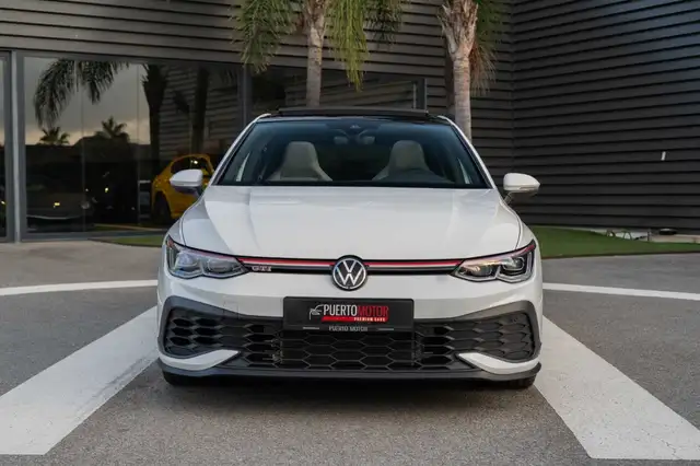 Volkswagen Golf view 2