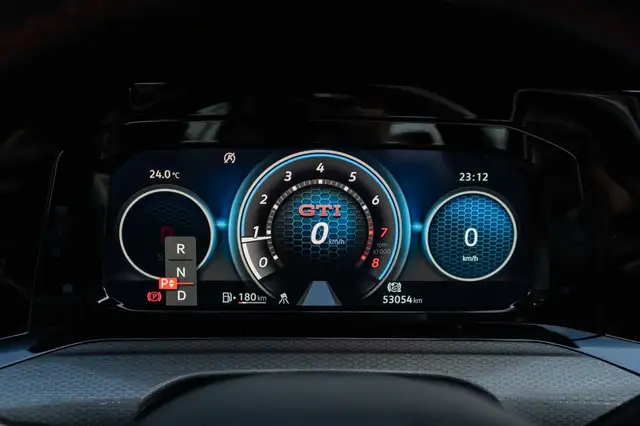 Volkswagen Golf view 9
