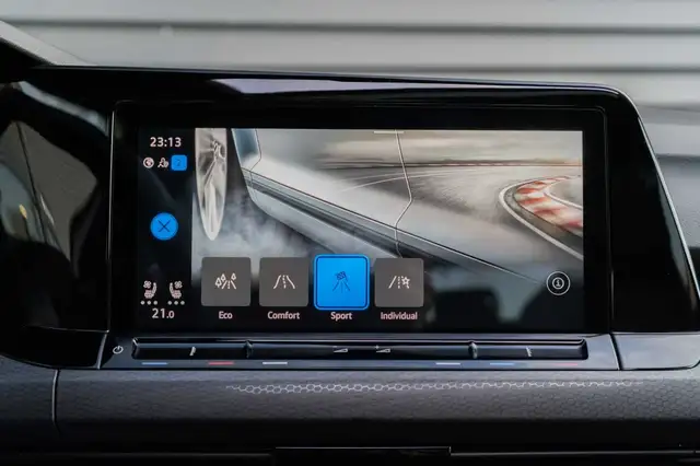 Volkswagen Golf view 14