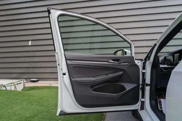 Volkswagen Golf view 7