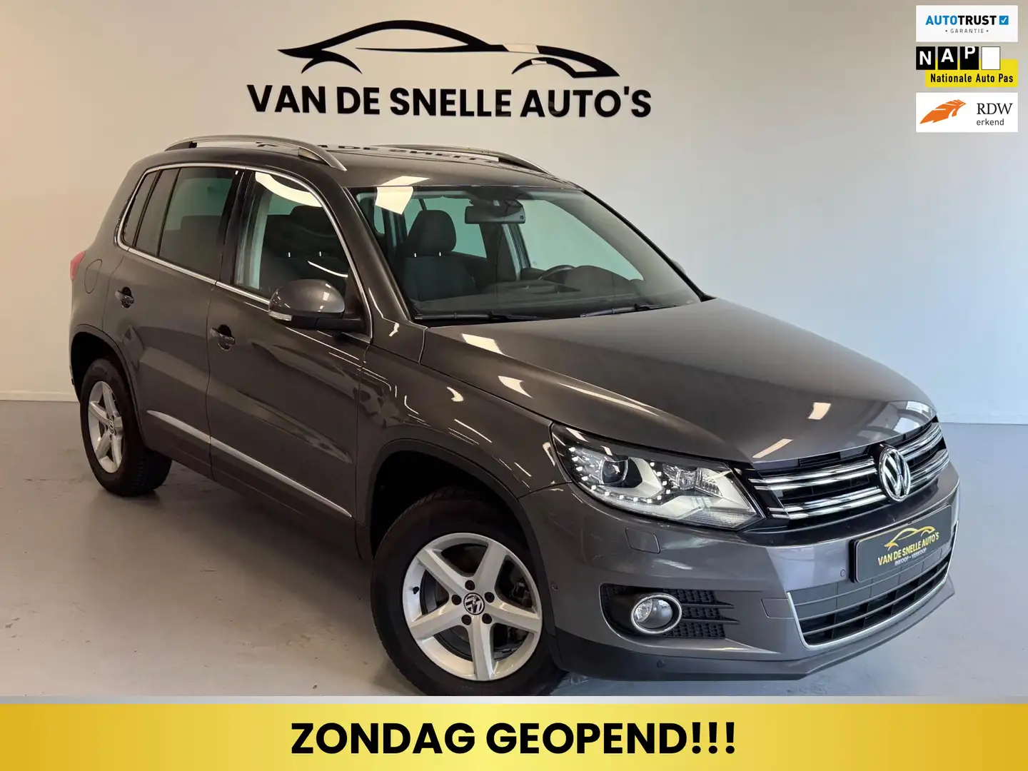 Volkswagen Tiguan 2.0 TSI Sport&Style 4Motion DSG/CAMERA/BIXENON/LED Grau - 1