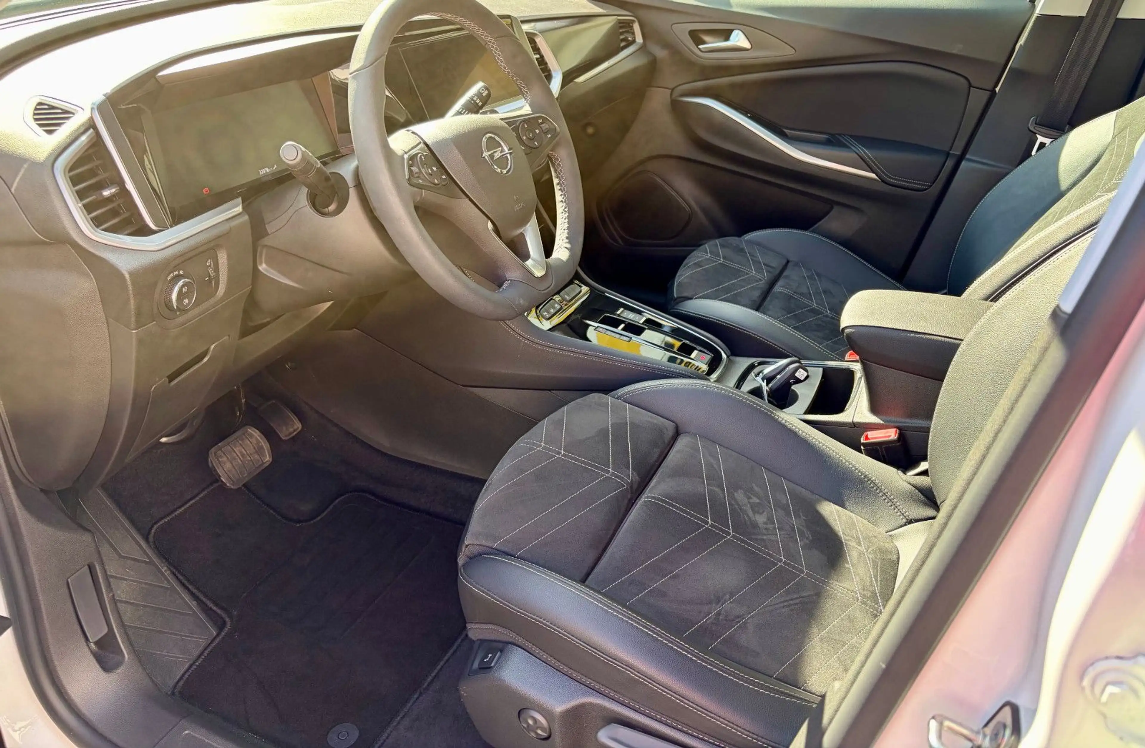 Opel Grandland X Grandland GS Line AHK Allwetter Kurvenlicht — photo 7