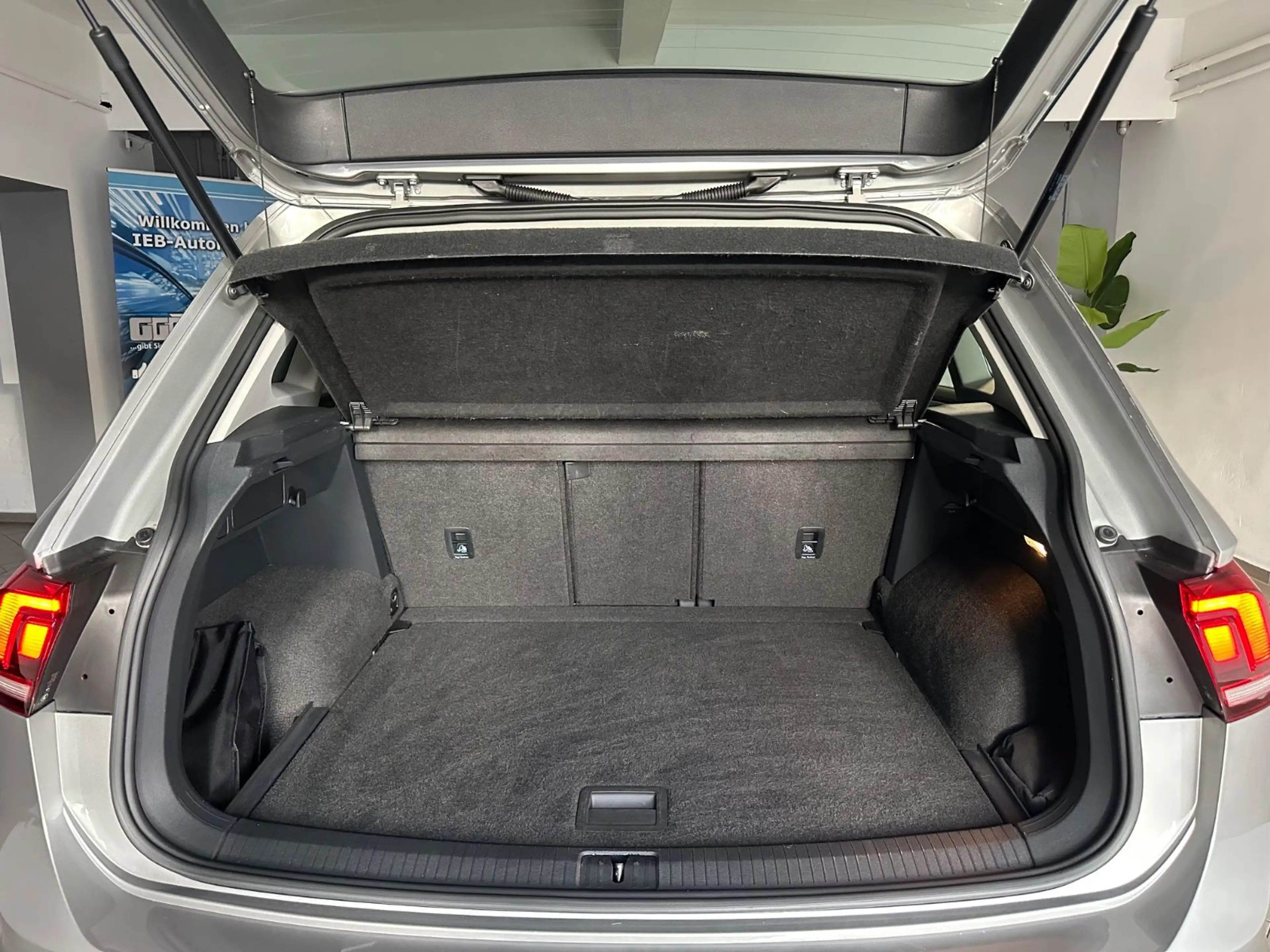 Volkswagen Tiguan Trendline BMT/App-Connect/PDC/Temp./18" — photo 15