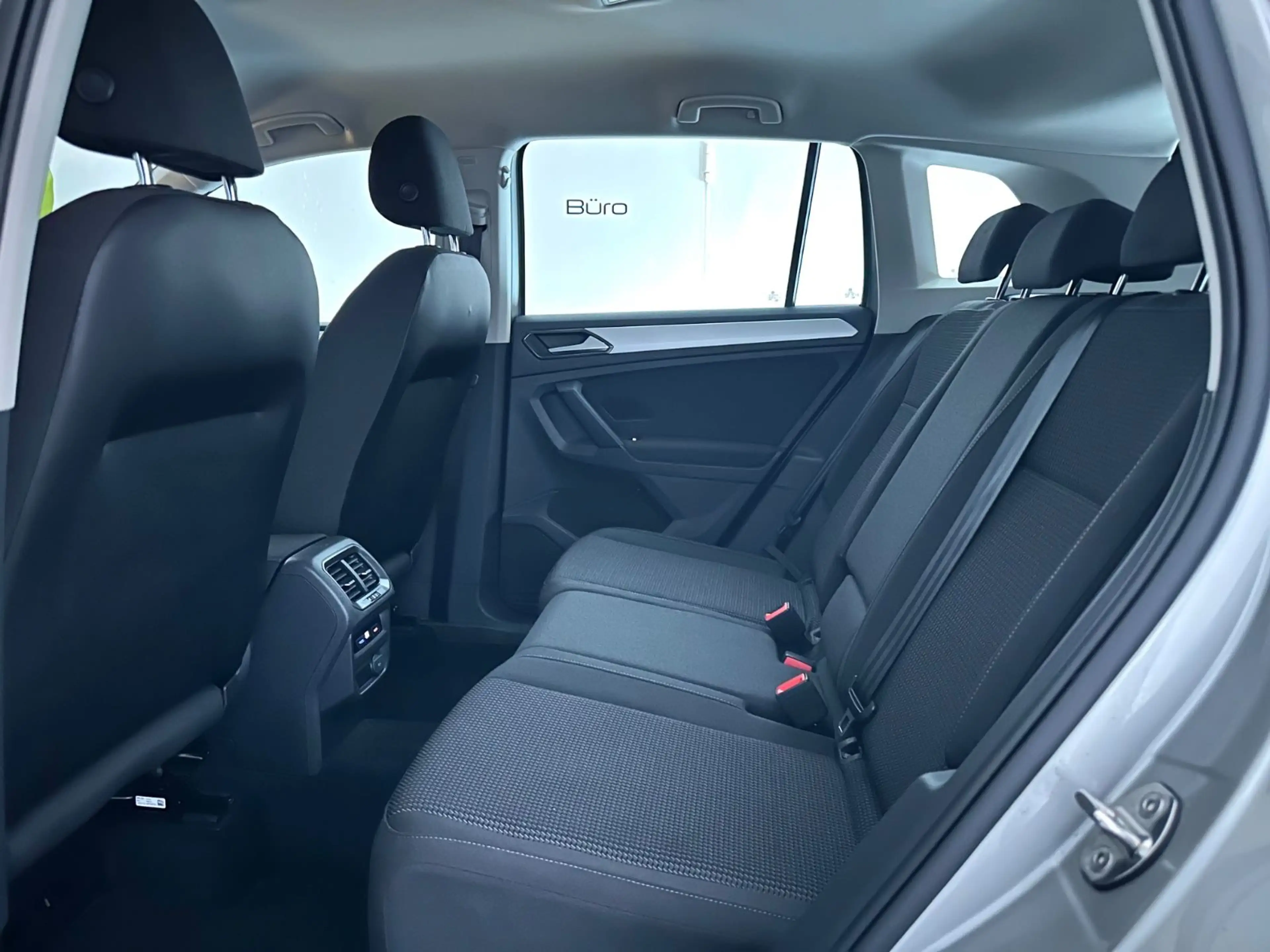 Volkswagen Tiguan Trendline BMT/App-Connect/PDC/Temp./18" — photo 14