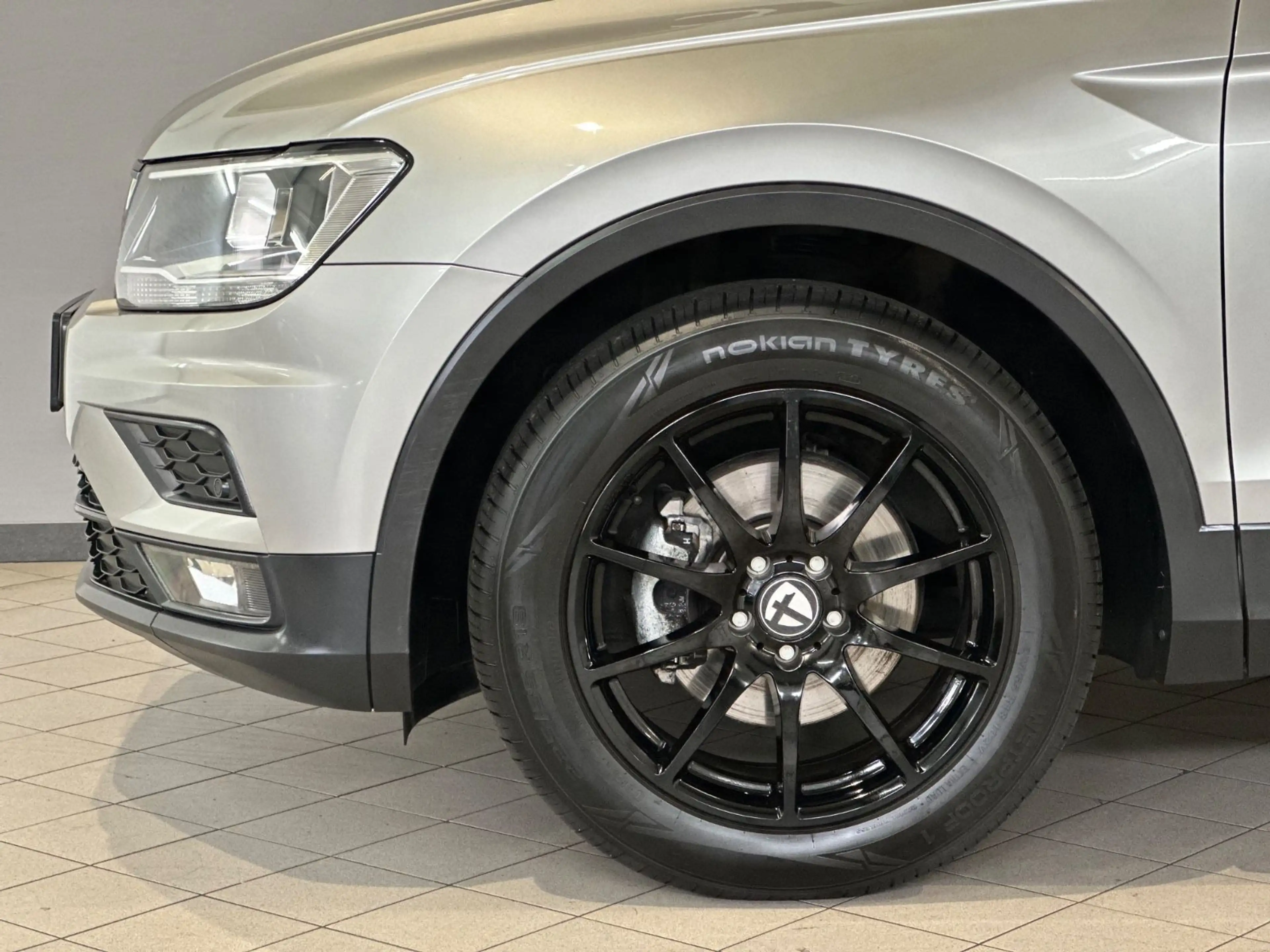 Volkswagen Tiguan Trendline BMT/App-Connect/PDC/Temp./18" — photo 9