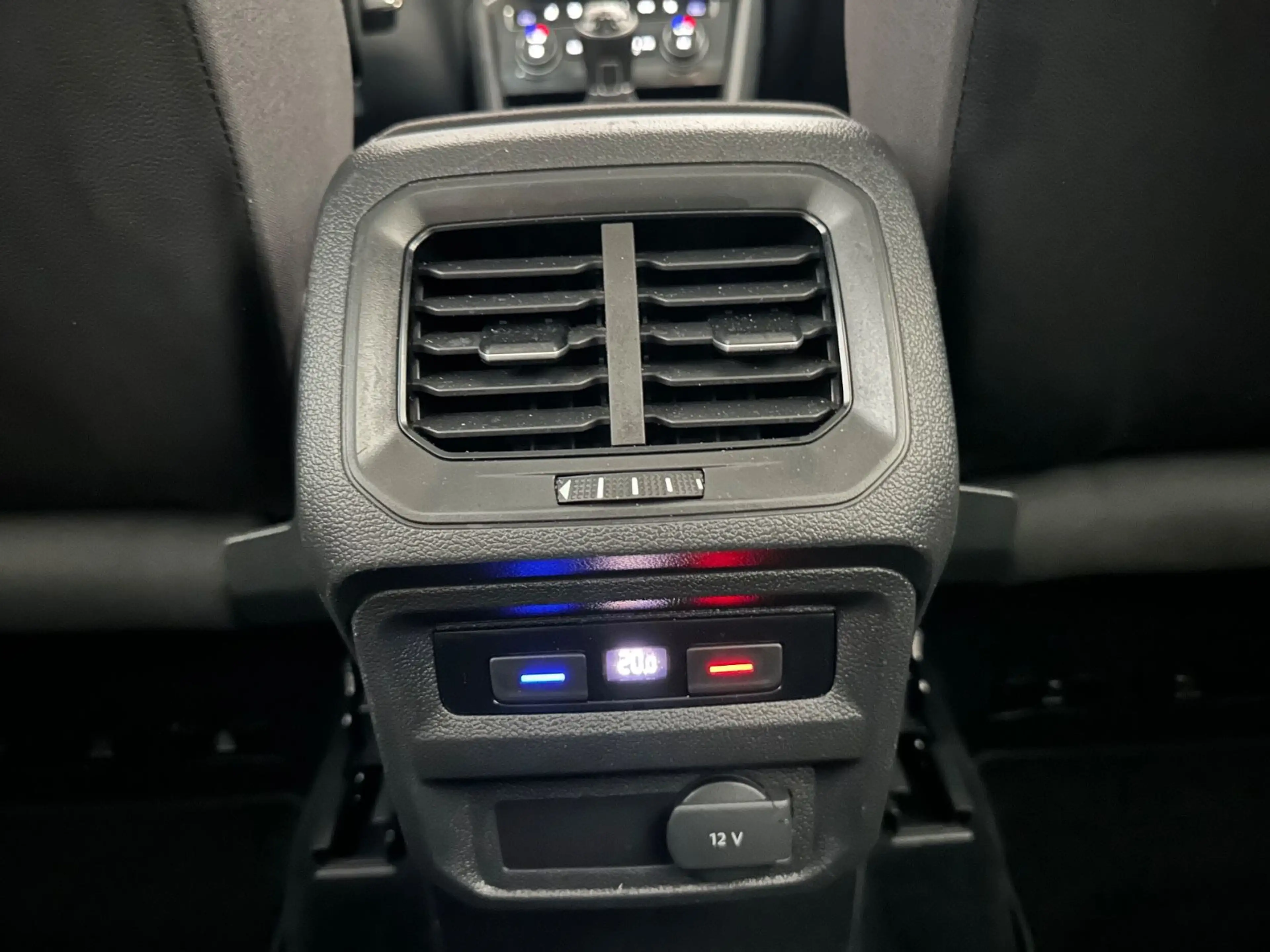 Volkswagen Tiguan Trendline BMT/App-Connect/PDC/Temp./18" — photo 24